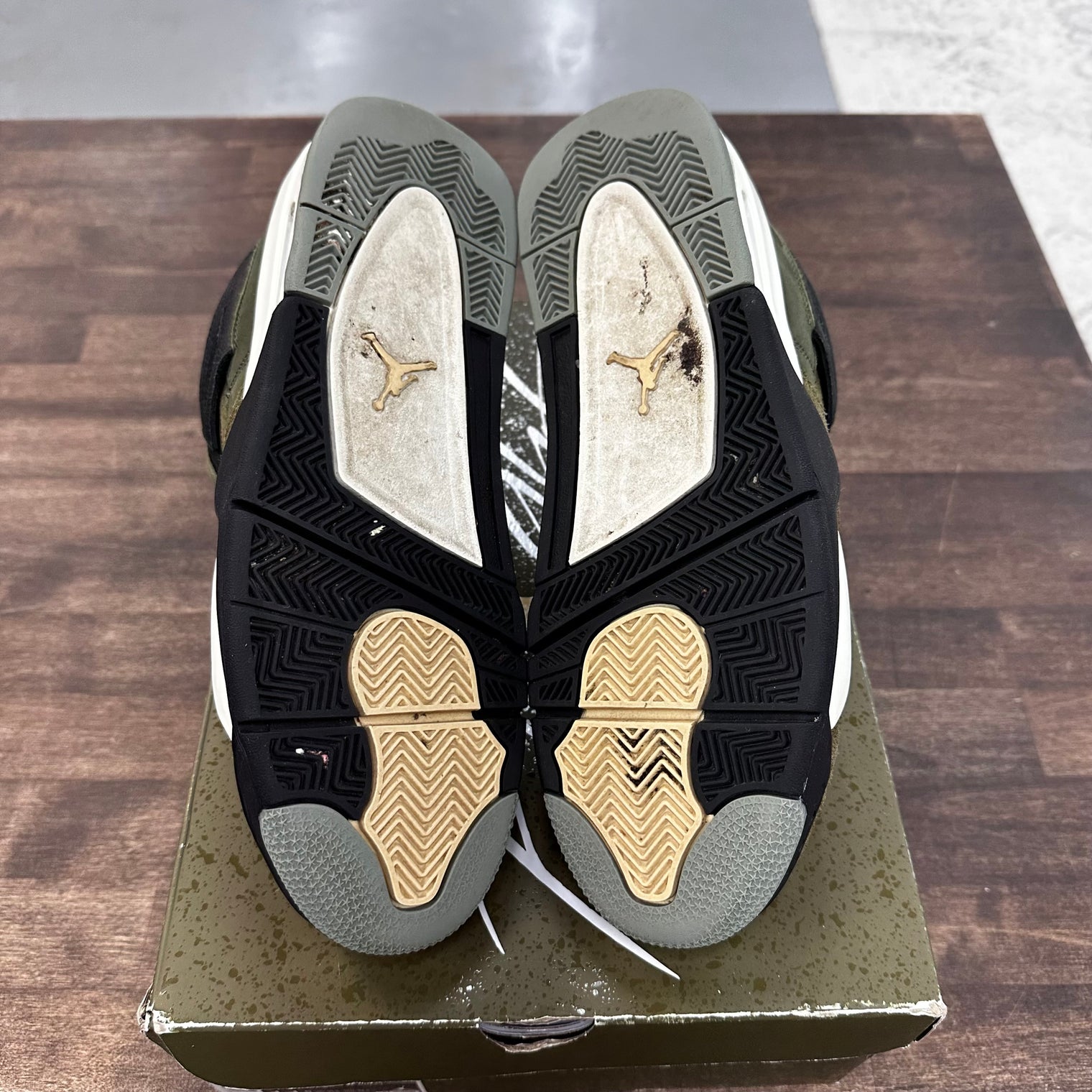 Craft Olive Jordan 4 (USED)