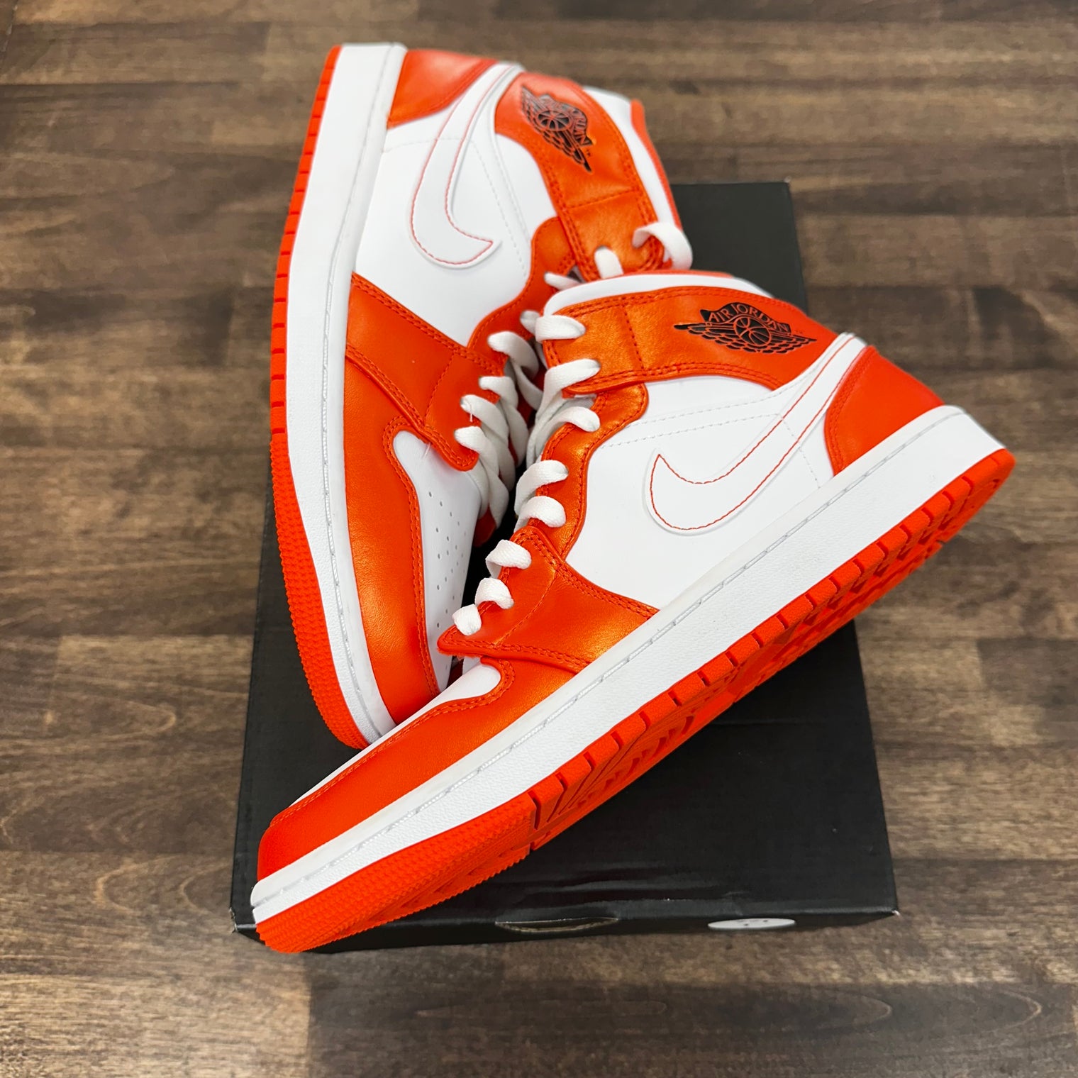 Metallic Orange Jordan 1 Mid (USED)
