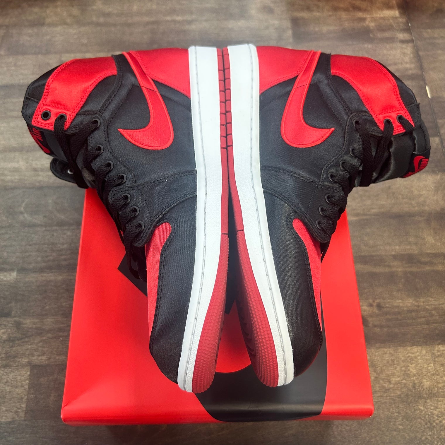 Satin Bred Jordan 1 High (W) (USED)