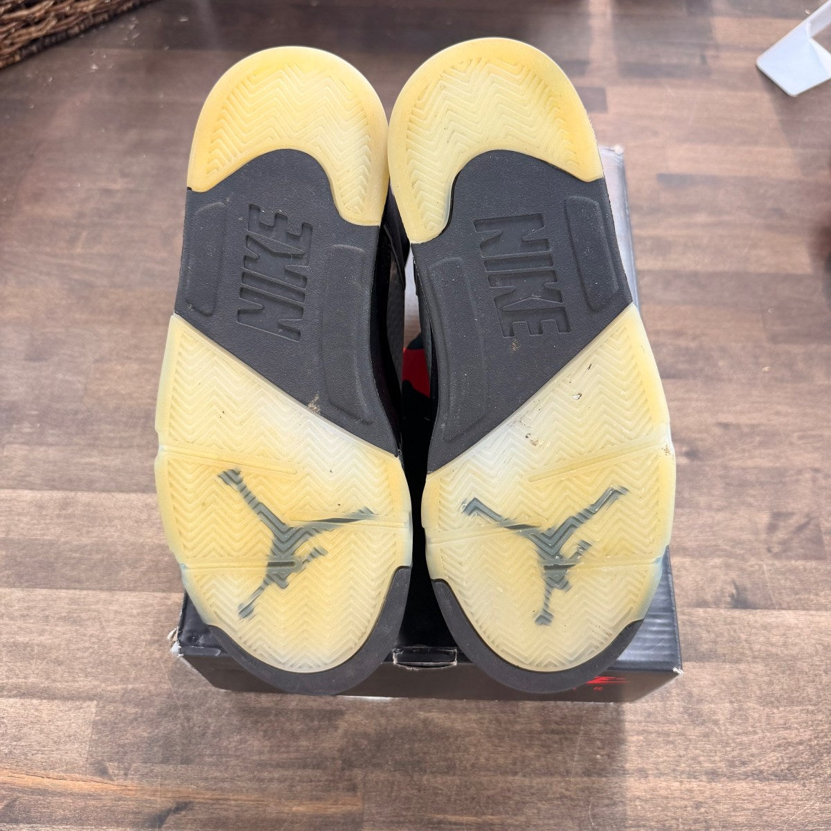 Jordan 5 Retro OG Black Metallic Reimagined Size 9 (Pre-Owned) - Image 5