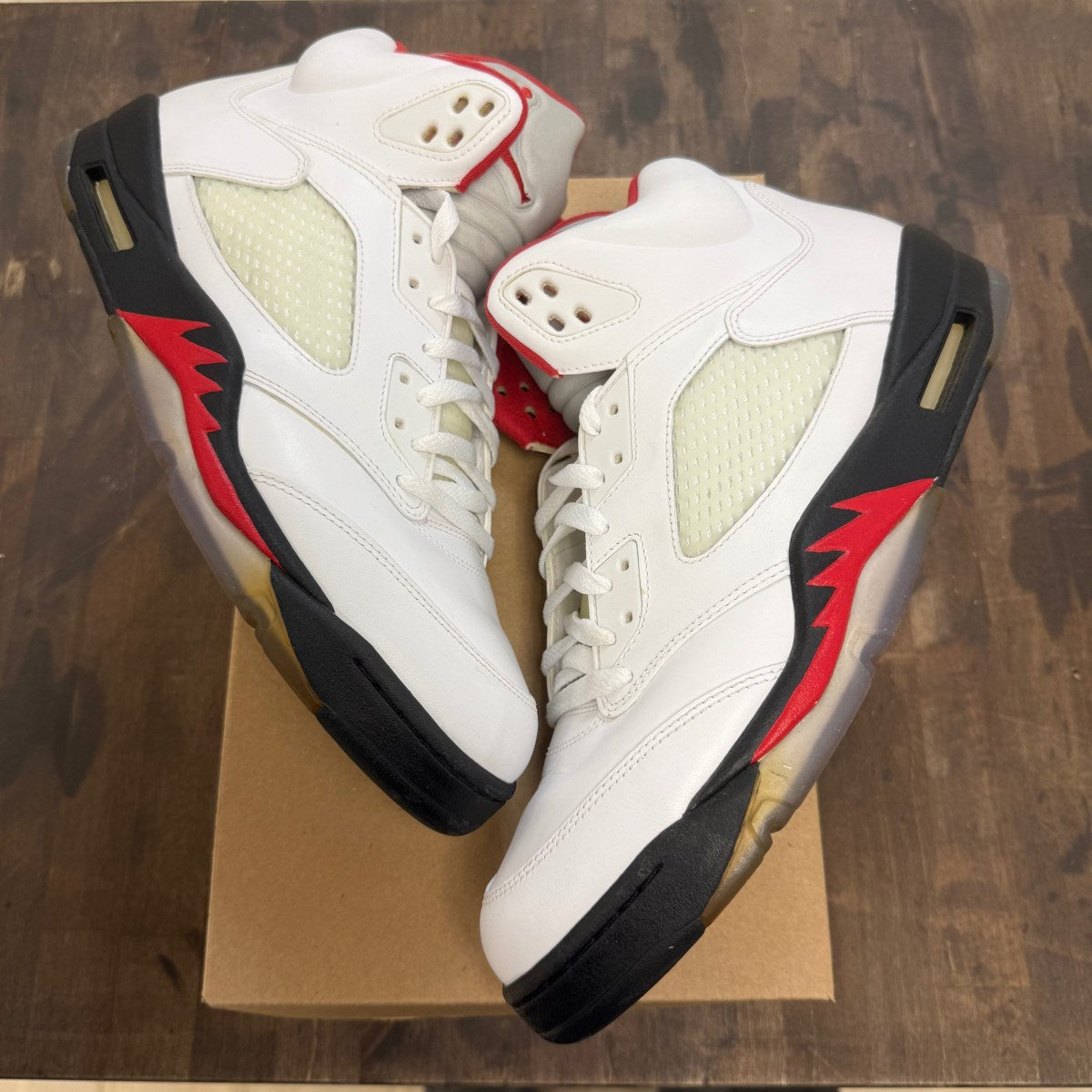 Jordan 5 Retro Fire Red (2013) Size 13 (Pre-Owned) - Image 1