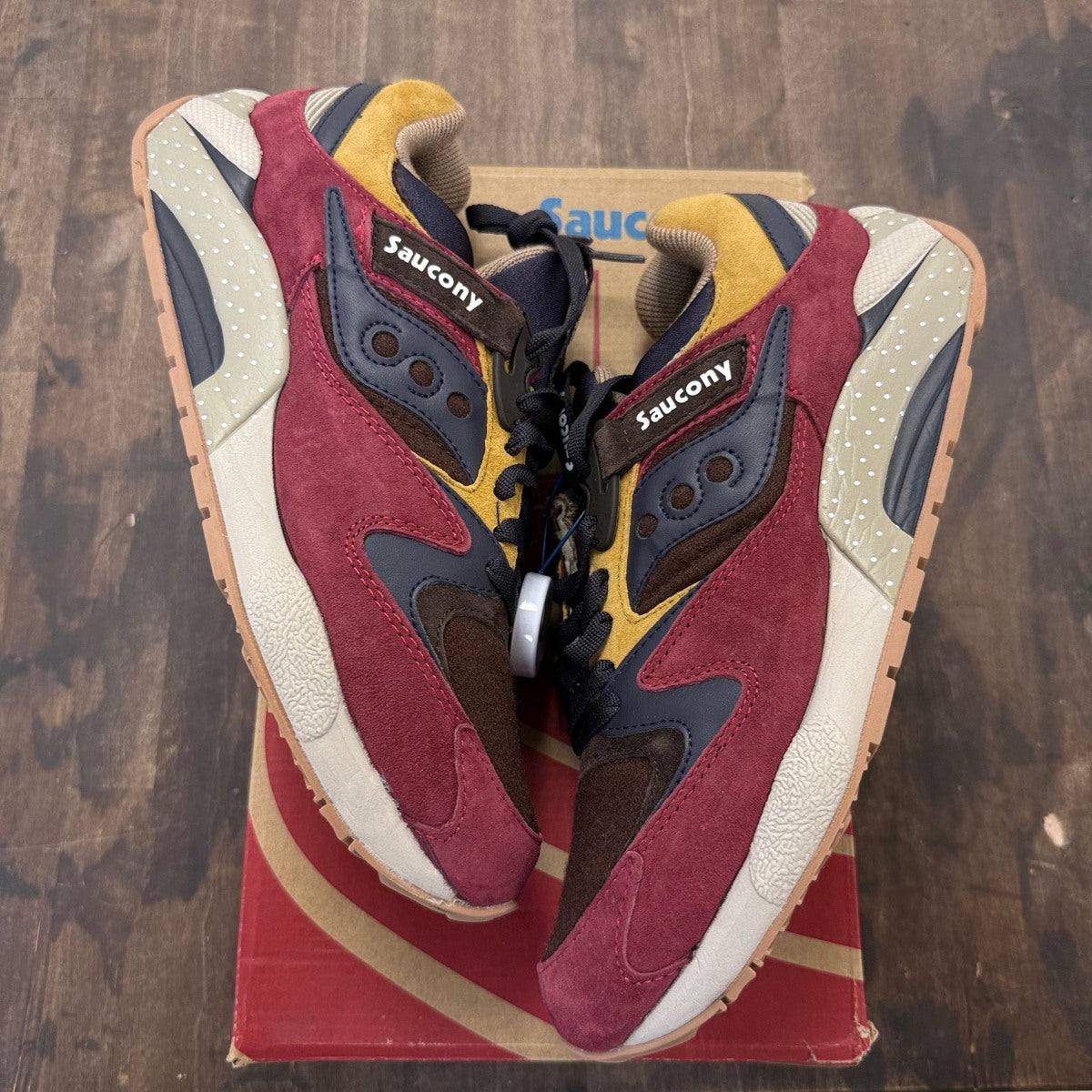 BILLY's x Saucony Grid 9000 'Nippon' Size 9.5 (Pre-Owned) - Image 1