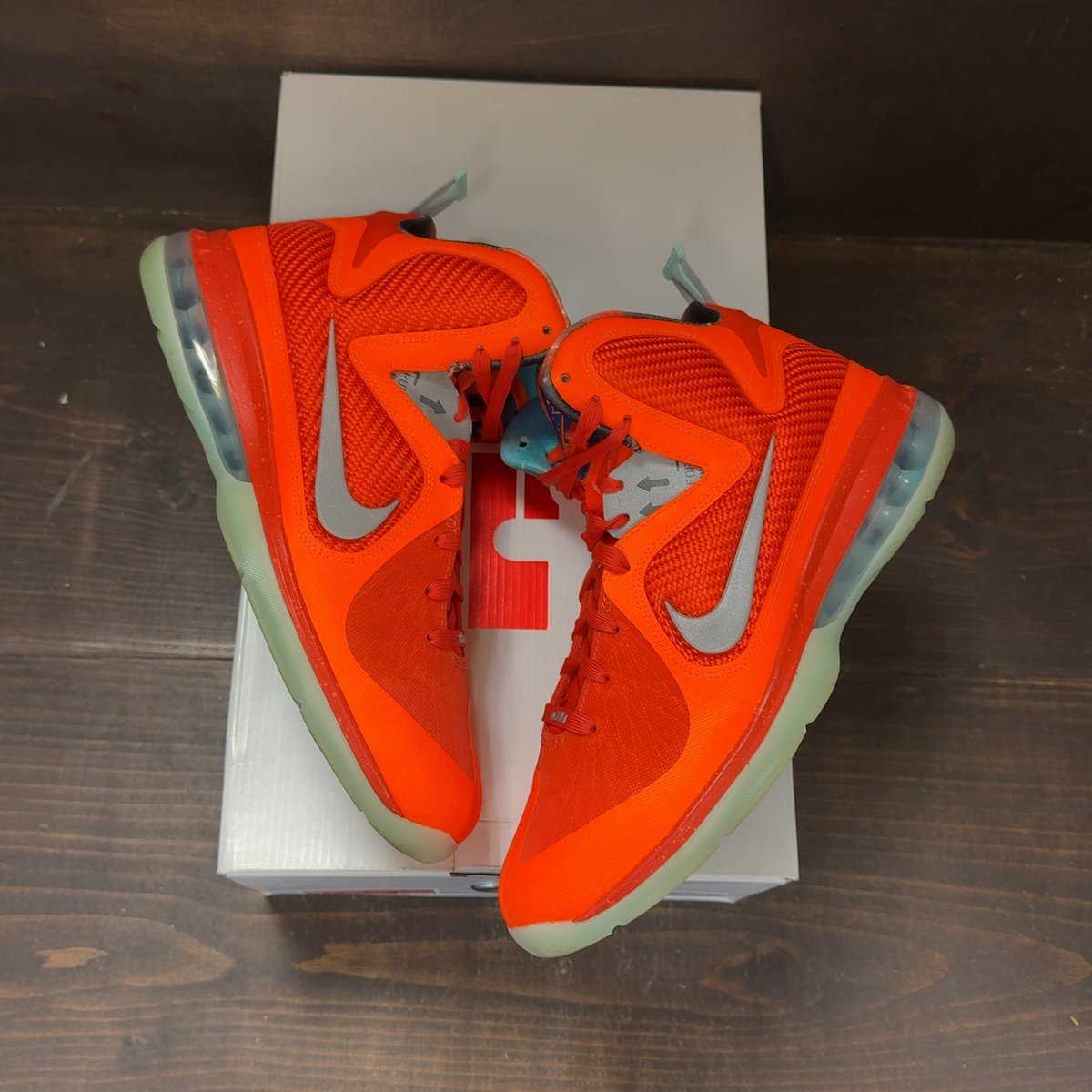 Nike LeBron 9 Big Bang (2022) Size 10 (Pre-Owned) - back