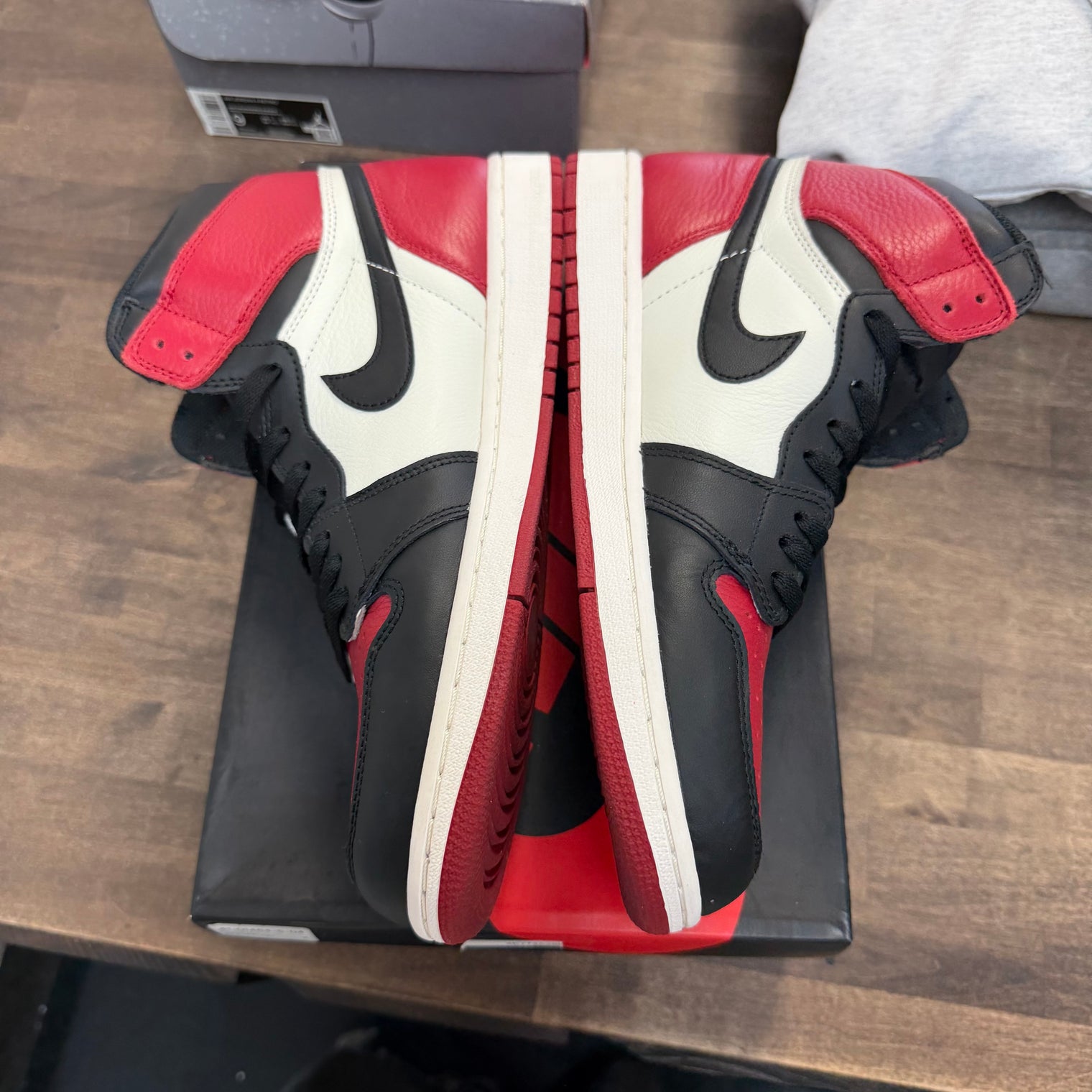 Bred Toe Jordan 1 High (Lightly Worn)