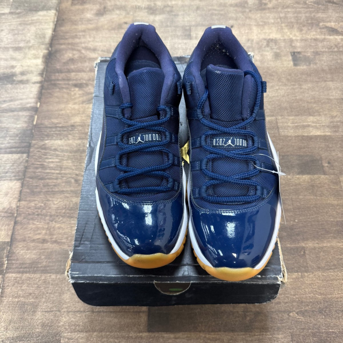Jordan 11 Retro Low Midnight Navy Size 10.5 (Pre-Owned) - Image 2
