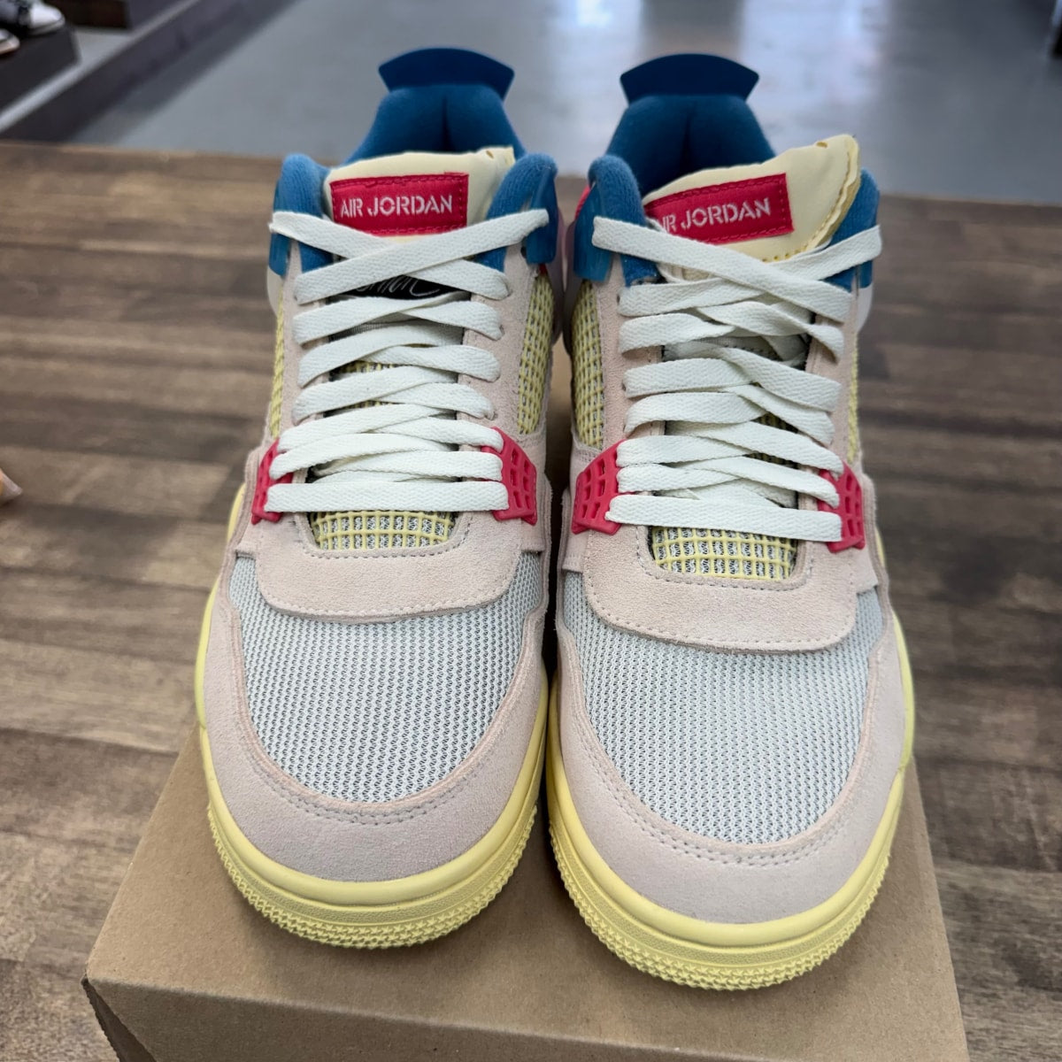 Jordan 4 Retro Union Guava Ice Size 11 (Pre-Owned) - Image 2