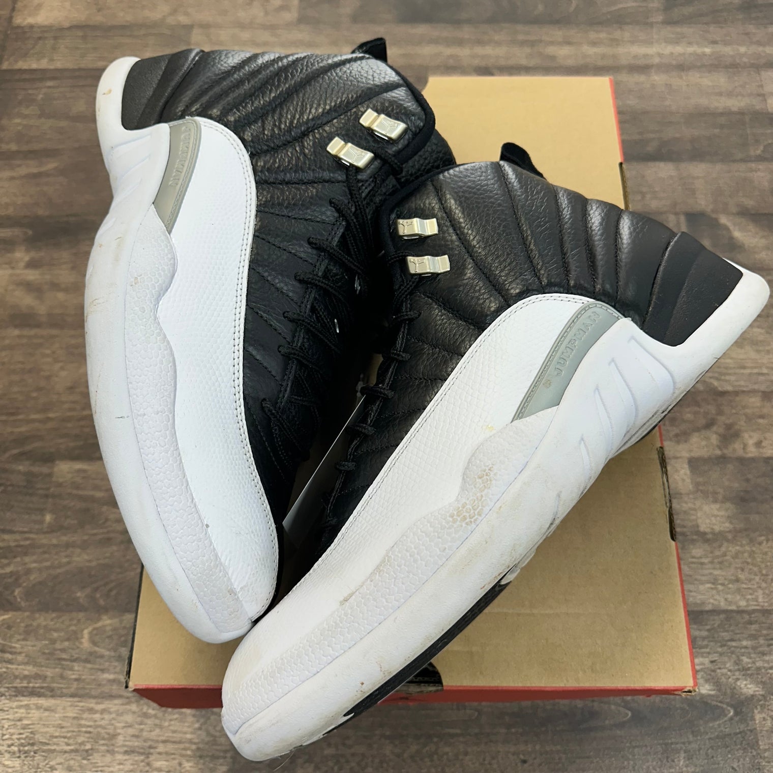 Playoff Jordan 12 Retro (USED)