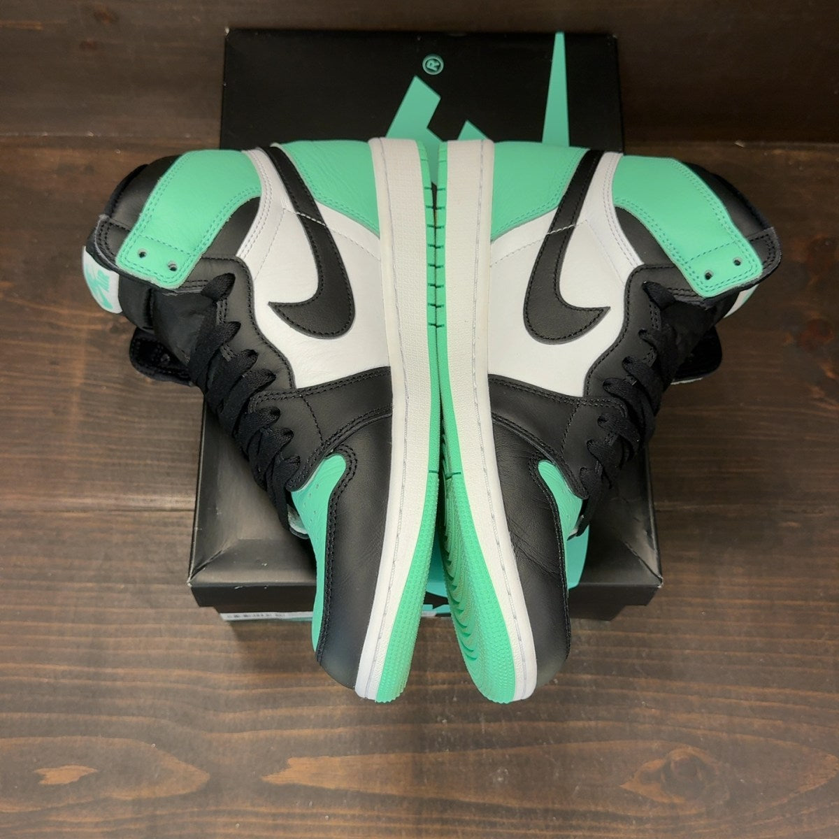 Jordan 1 Retro High OG Green Glow - Image 4