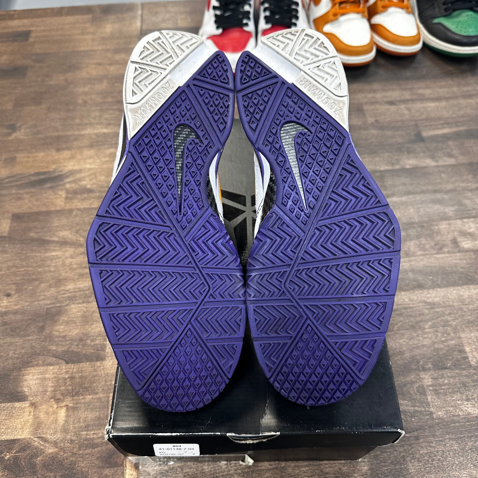 Think 16 Close Out Kobe 1 Protro (USED)