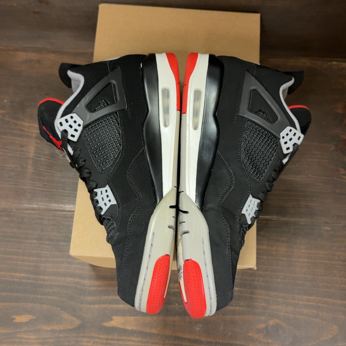Jordan 4 Retro Bred (2019) Size 11 (Pre-Owned) - Image 4