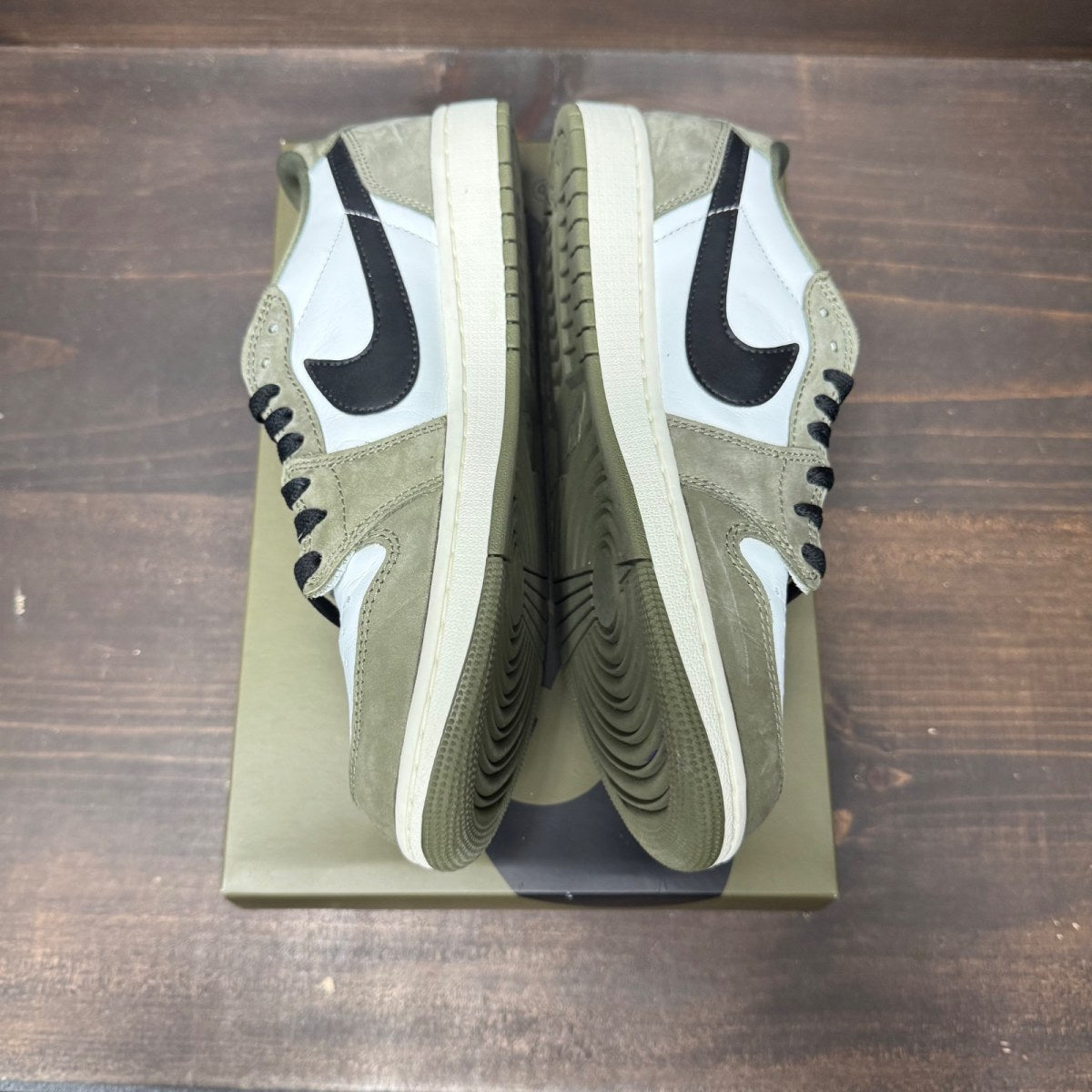 Jordan 1 Retro Low OG Medium Olive - Image 4
