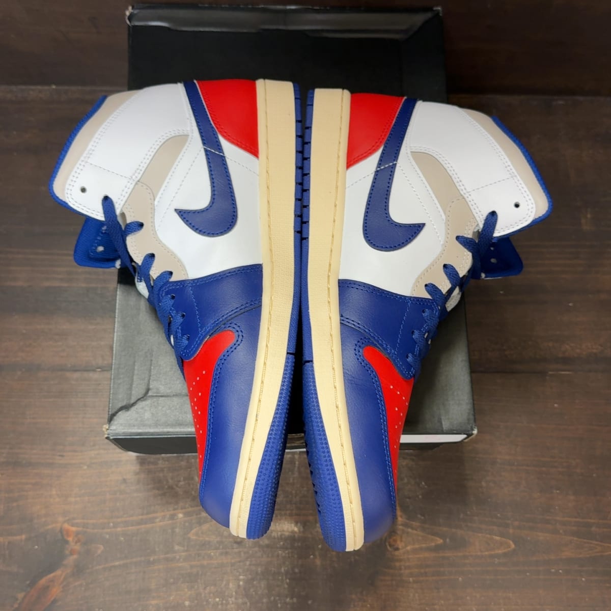 Jordan 1 Mid Rare Air Size 13 (Pre-Owned) - aux