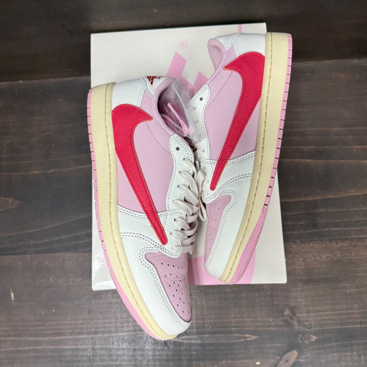Jordan 1 Retro Low OG SP Travis Scott Sail Tropical Pink - Image 4