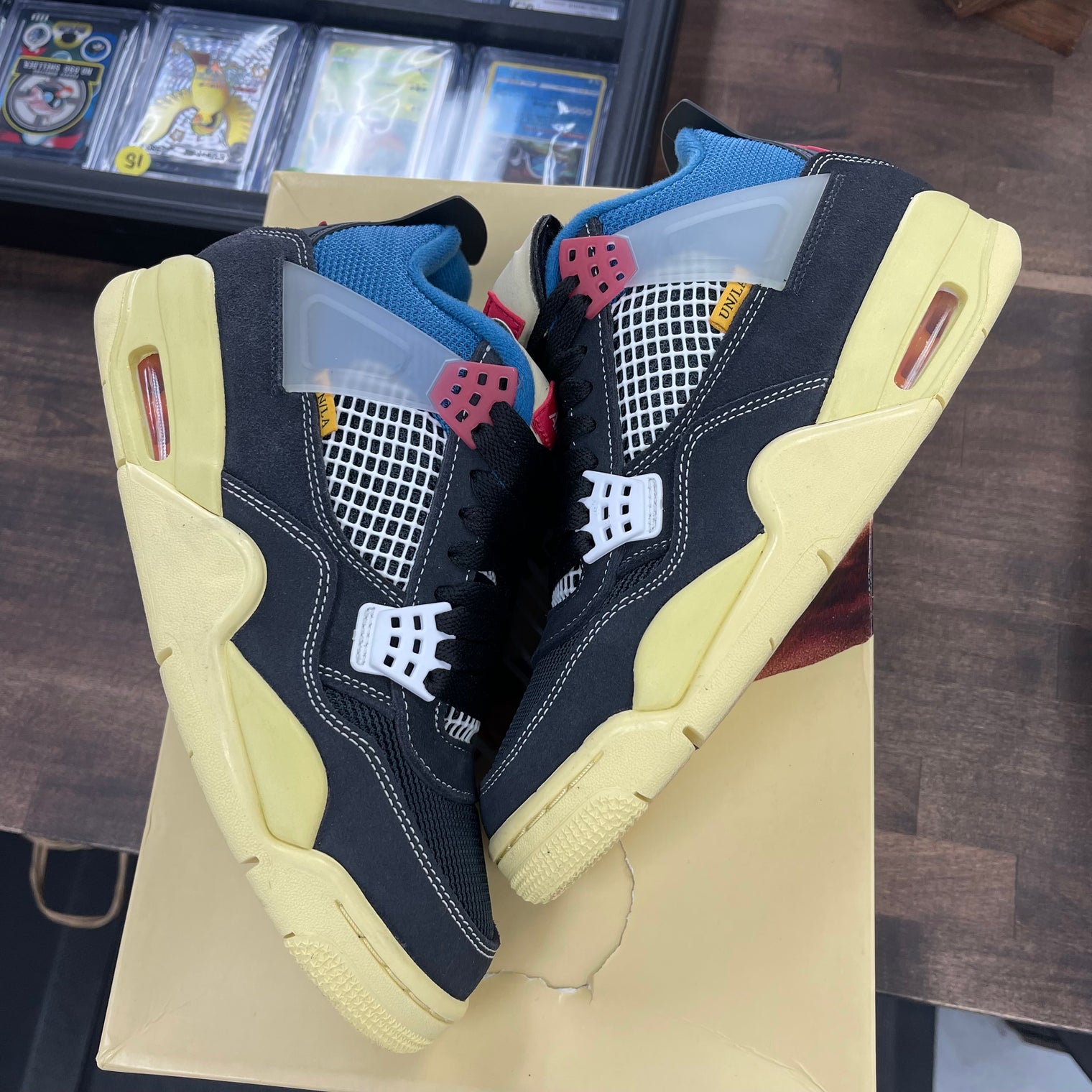 Jordan 4 Union Off Noir (USED)