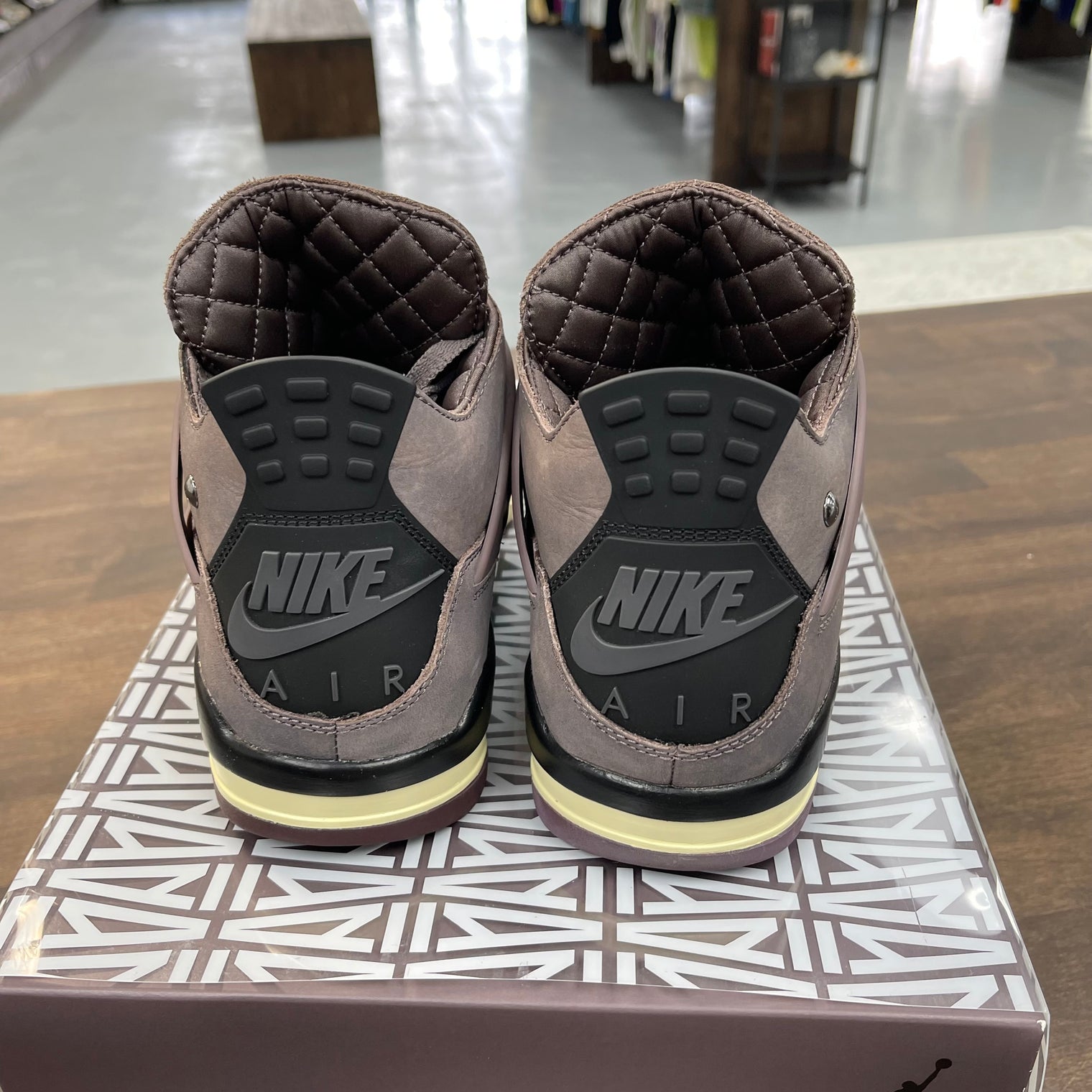 A Ma Maniere Violet Ore Jordan 4 Retro (USED)