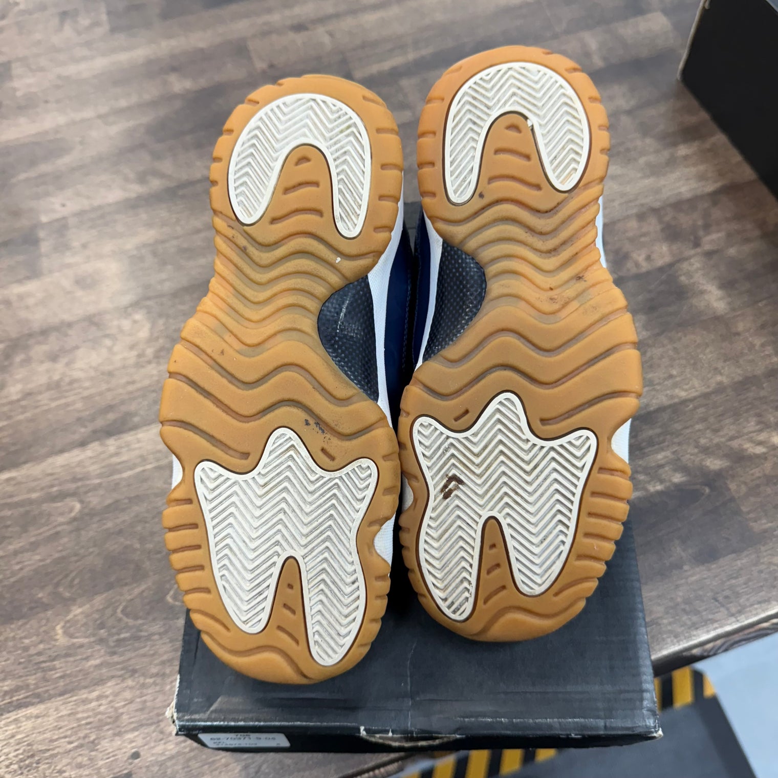 Navy Gum Jordan 11 Low (GS) (USED, Replacement Box)