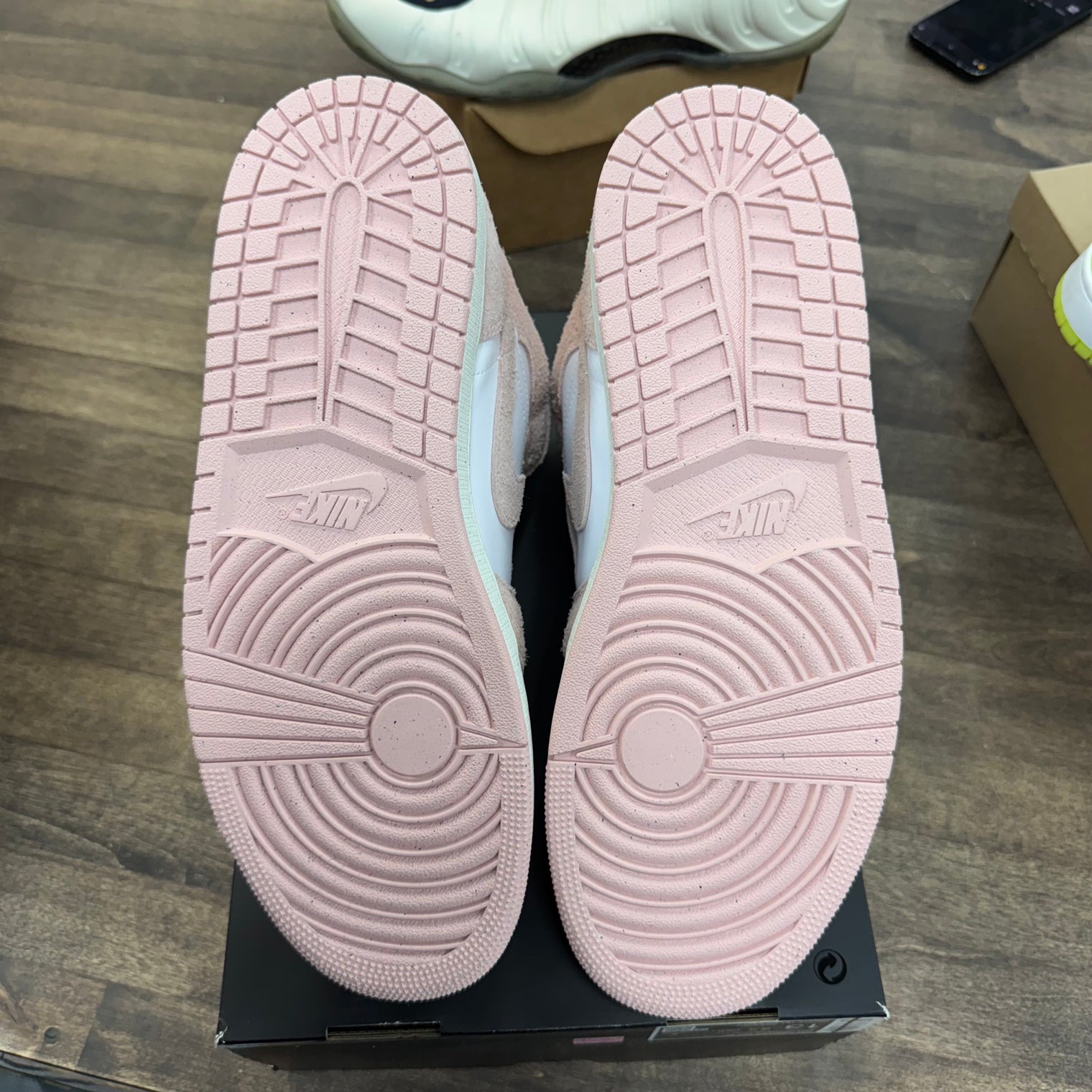 Legend Pink Jordan 1 Mid (USED, No Insoles, No Lid)
