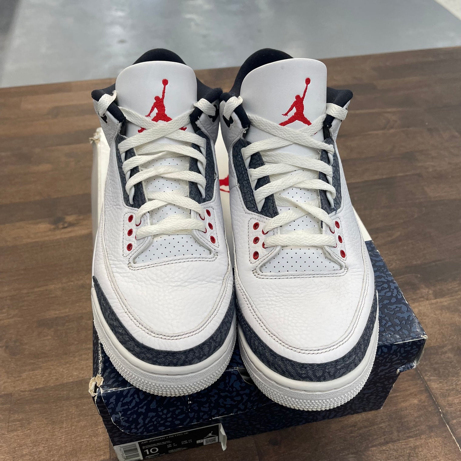 Denim Fire Red Jordan 3 (USED)