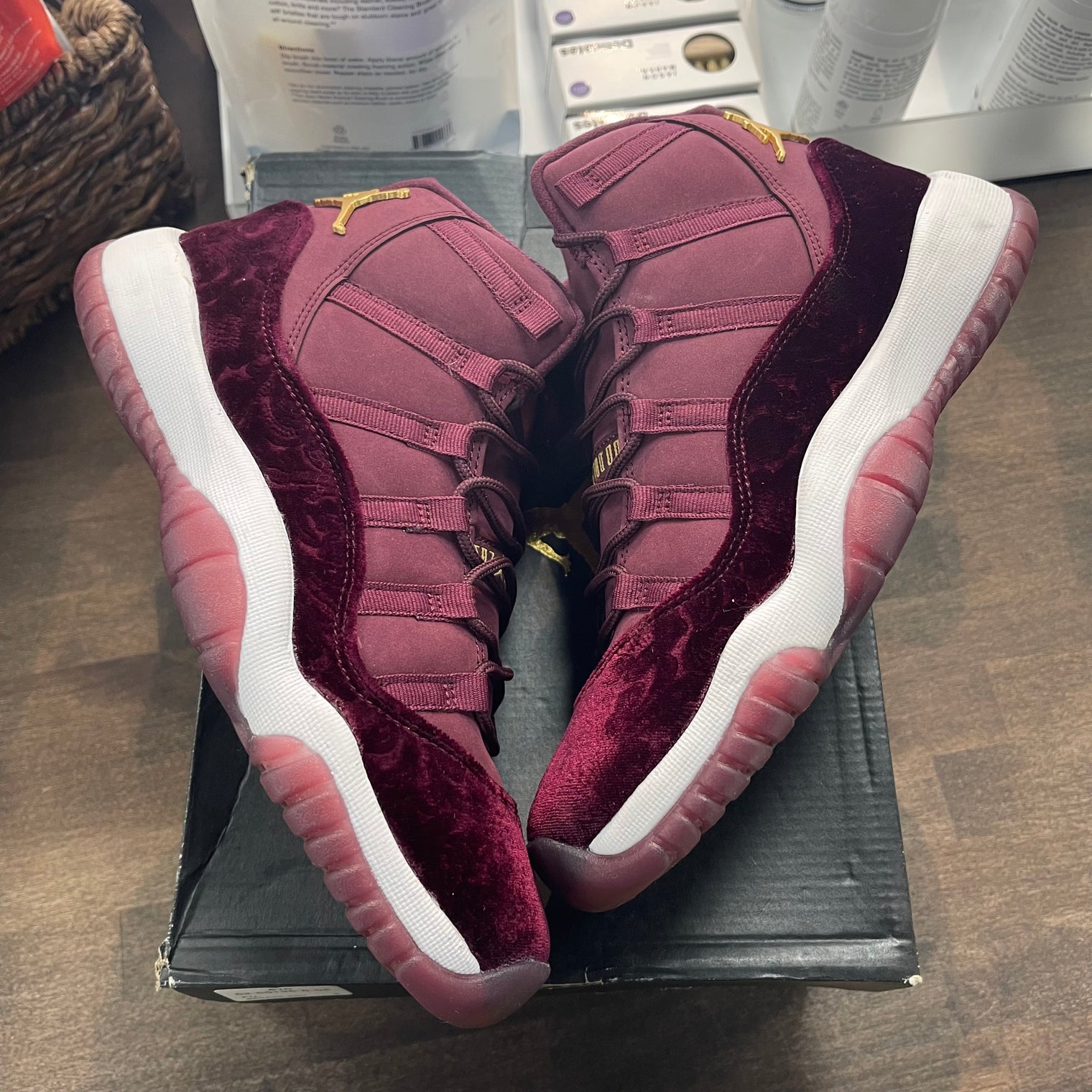 (GS) Velvet Burgundy Jordan 11 (USED)