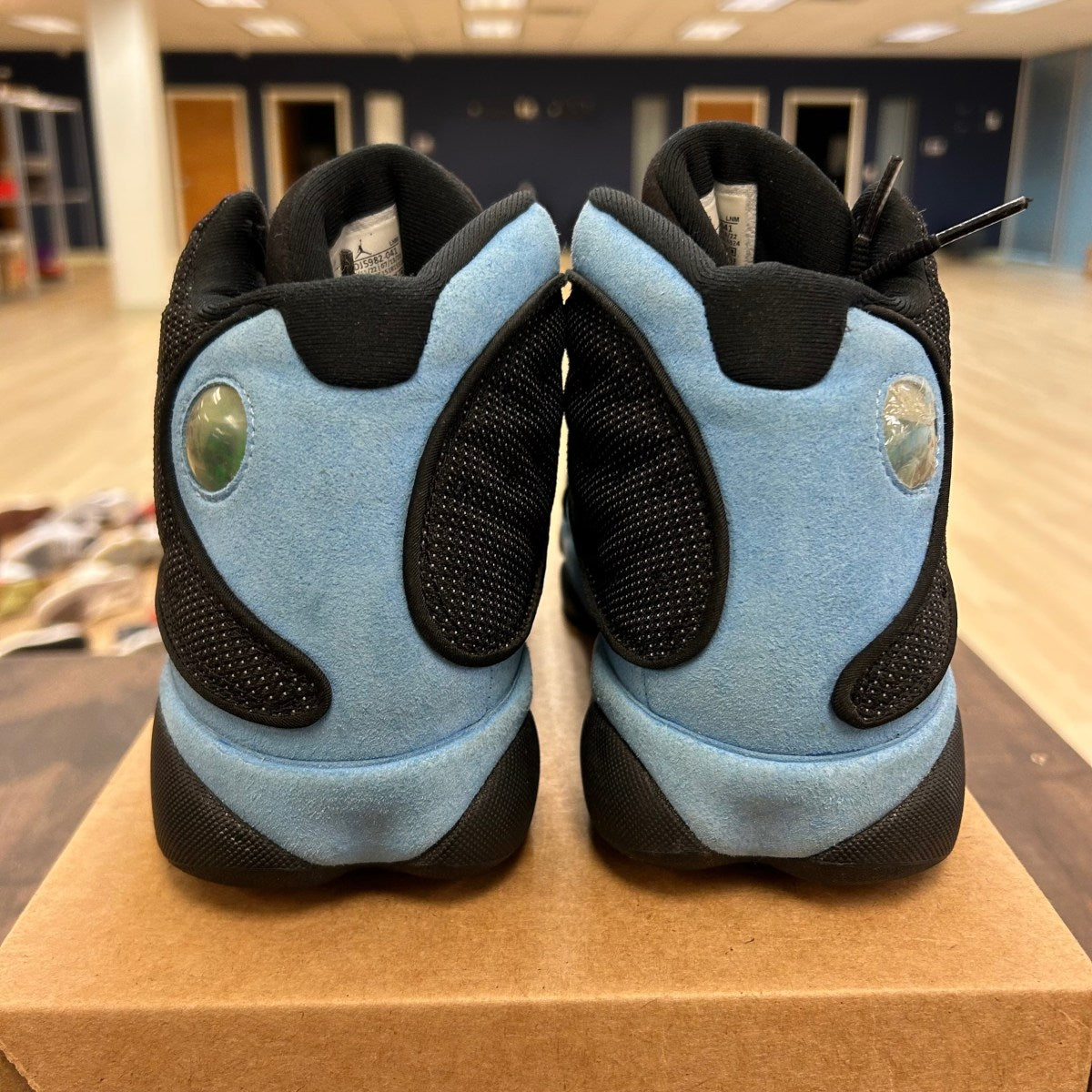 Jordan 13 Retro Black University Blue Size 10 (Pre-Owned) - Image 4
