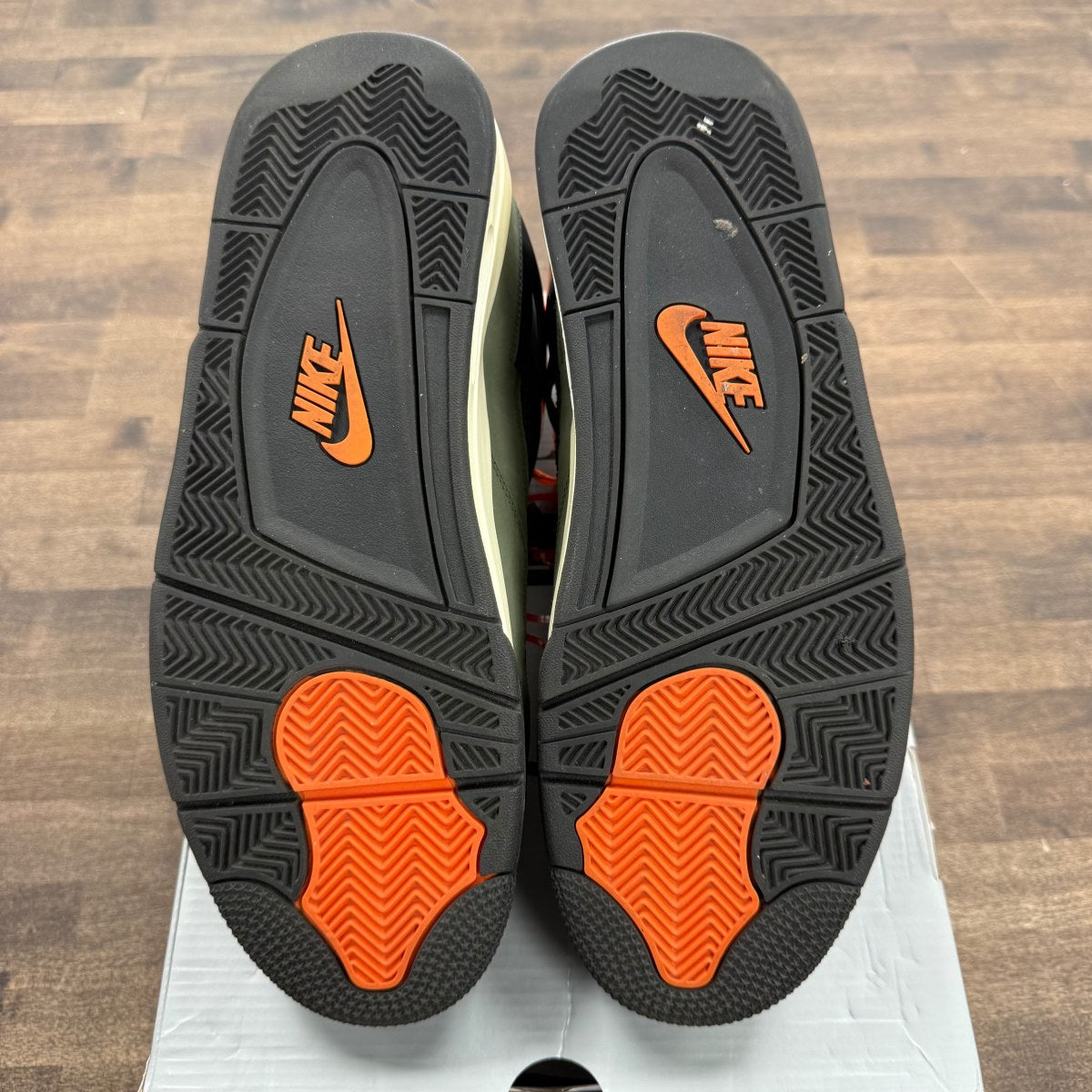 Jordan 4 Retro OG SP Undefeated (2025) - Image 4
