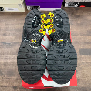 Nike Air Max Plus Triple Black (GS) Size 6.5Y (Pre-Owned) - Image 4