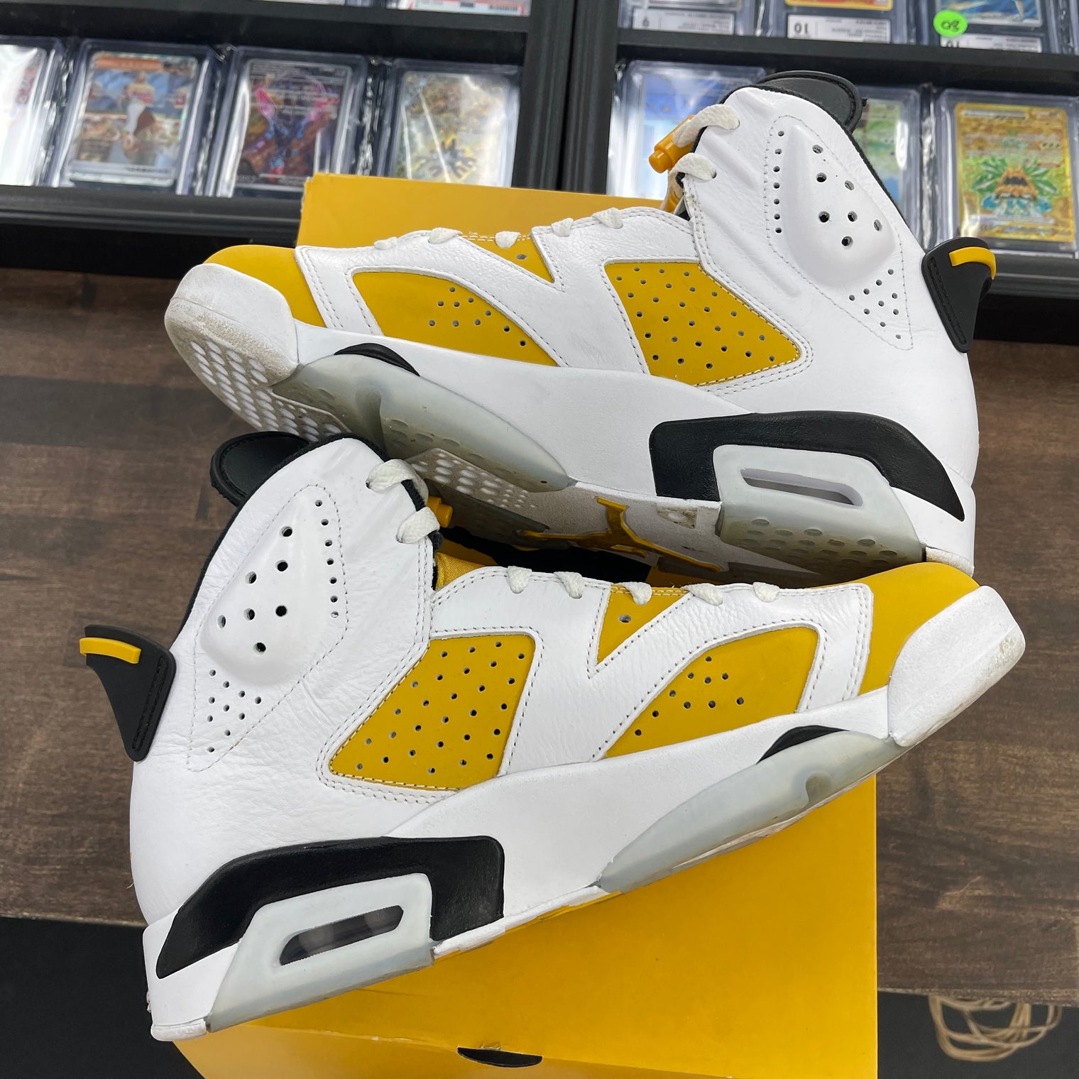 Yellow Ochre Jordan 6 (USED)