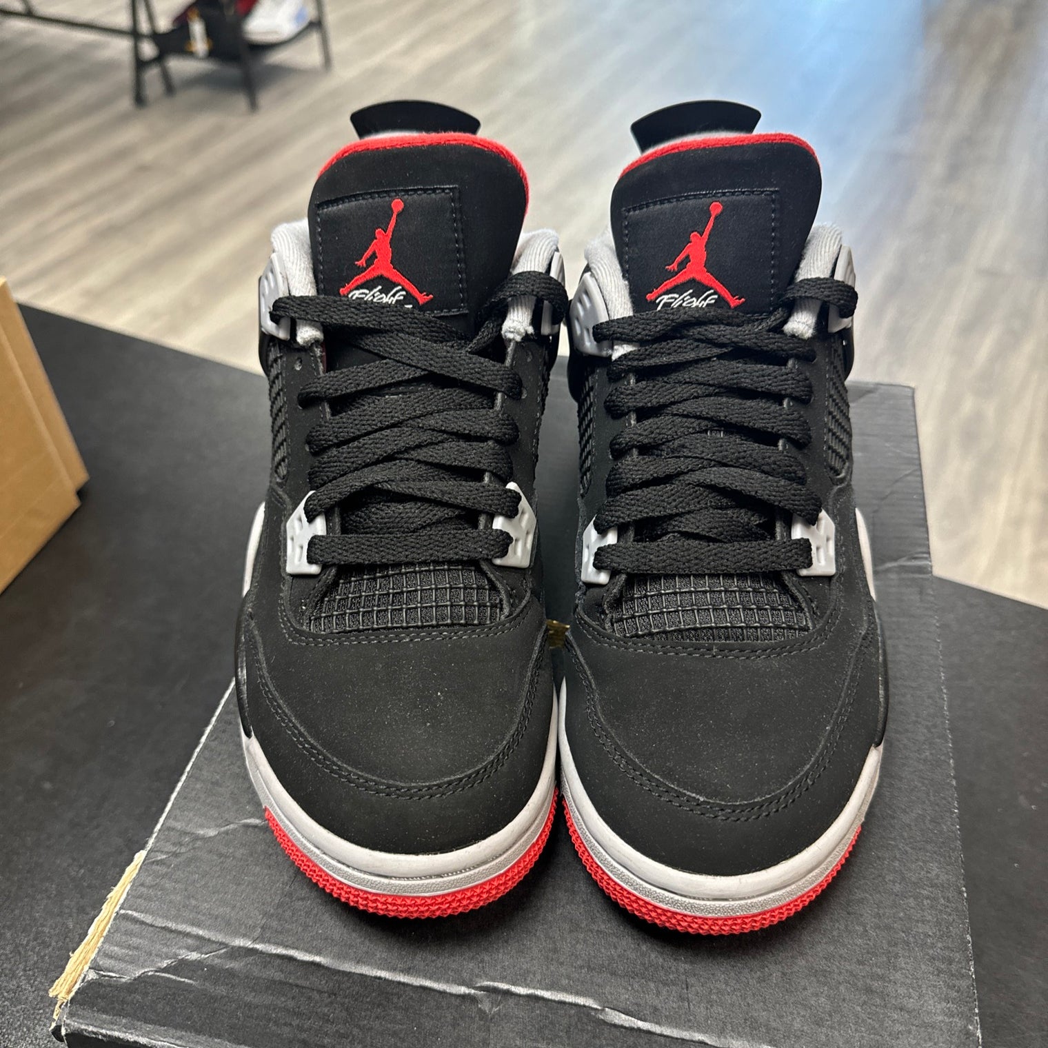 Bred Jordan 4 2019 (USED)