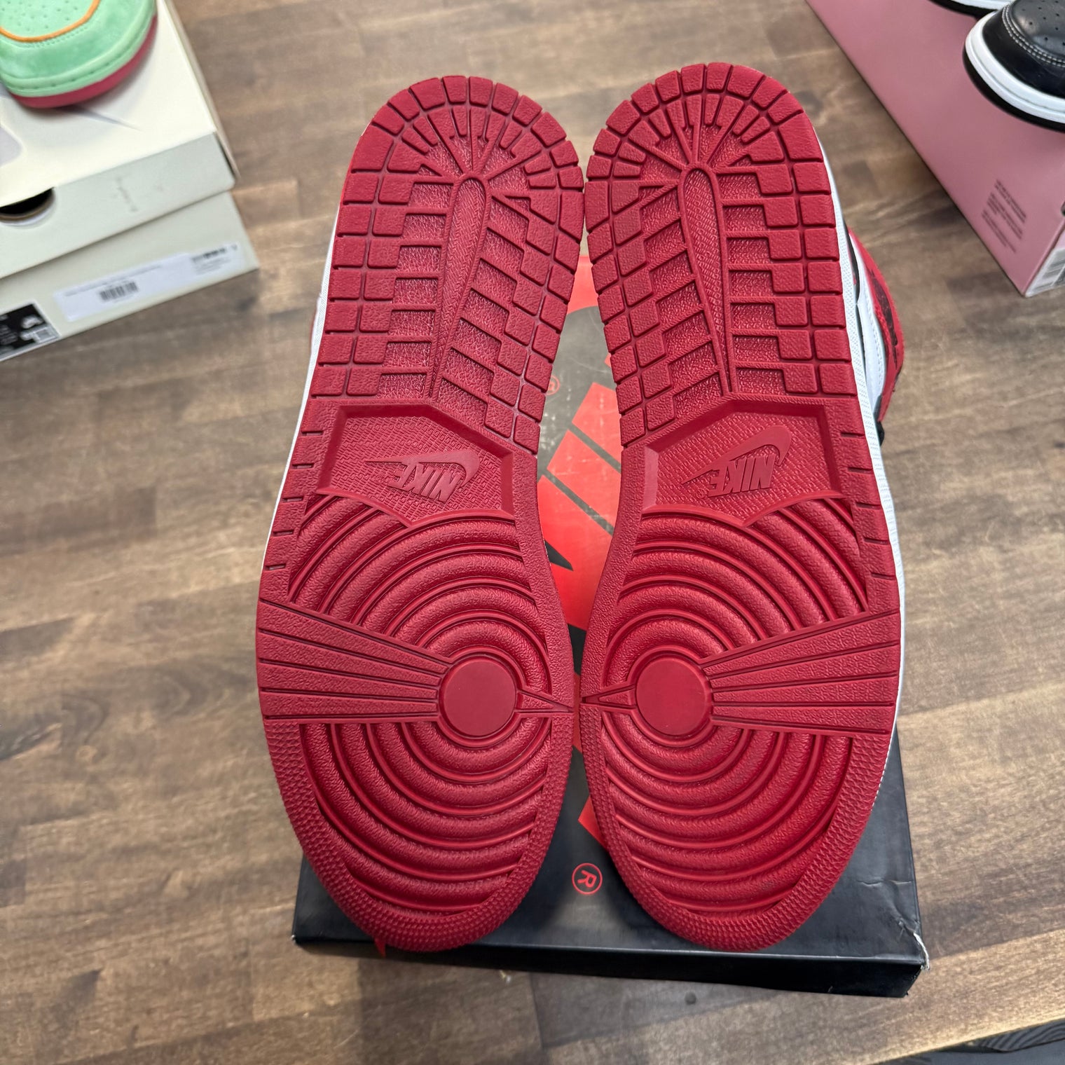 Black Toe Jordan 1 Retro (2016) (Lightly Worn)