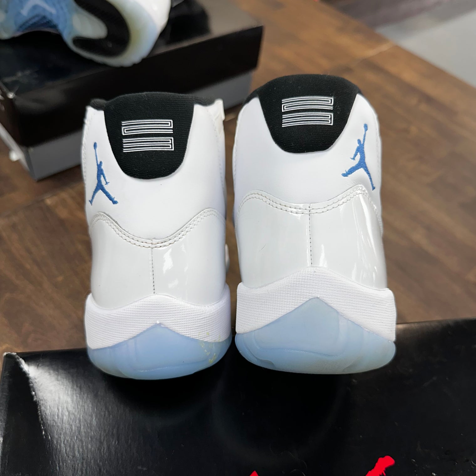 Legend Blue Jordan 11 (2024) (USED)