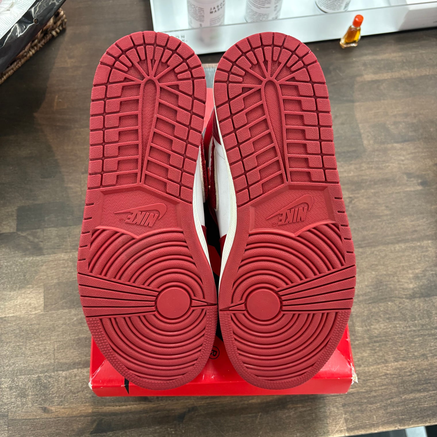 Varsity Red Jordan 1 High (W) (USED)