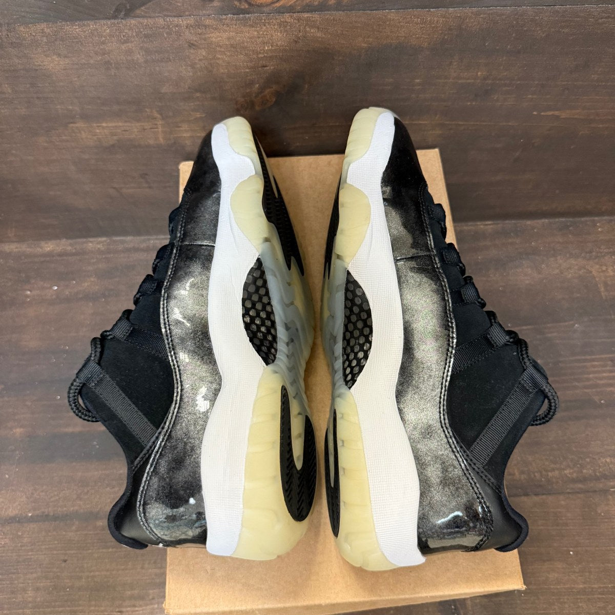 Jordan 11 Retro Low Barons Size 10 (Pre-Owned) - Image 6