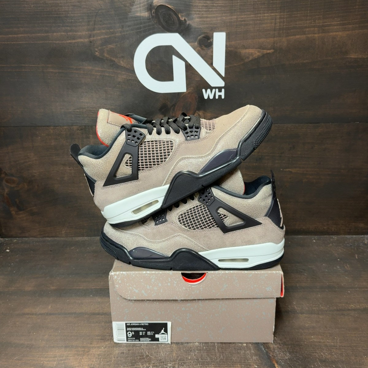 Jordan 4 Retro Taupe Haze Size 9.5 (Pre-Owned)