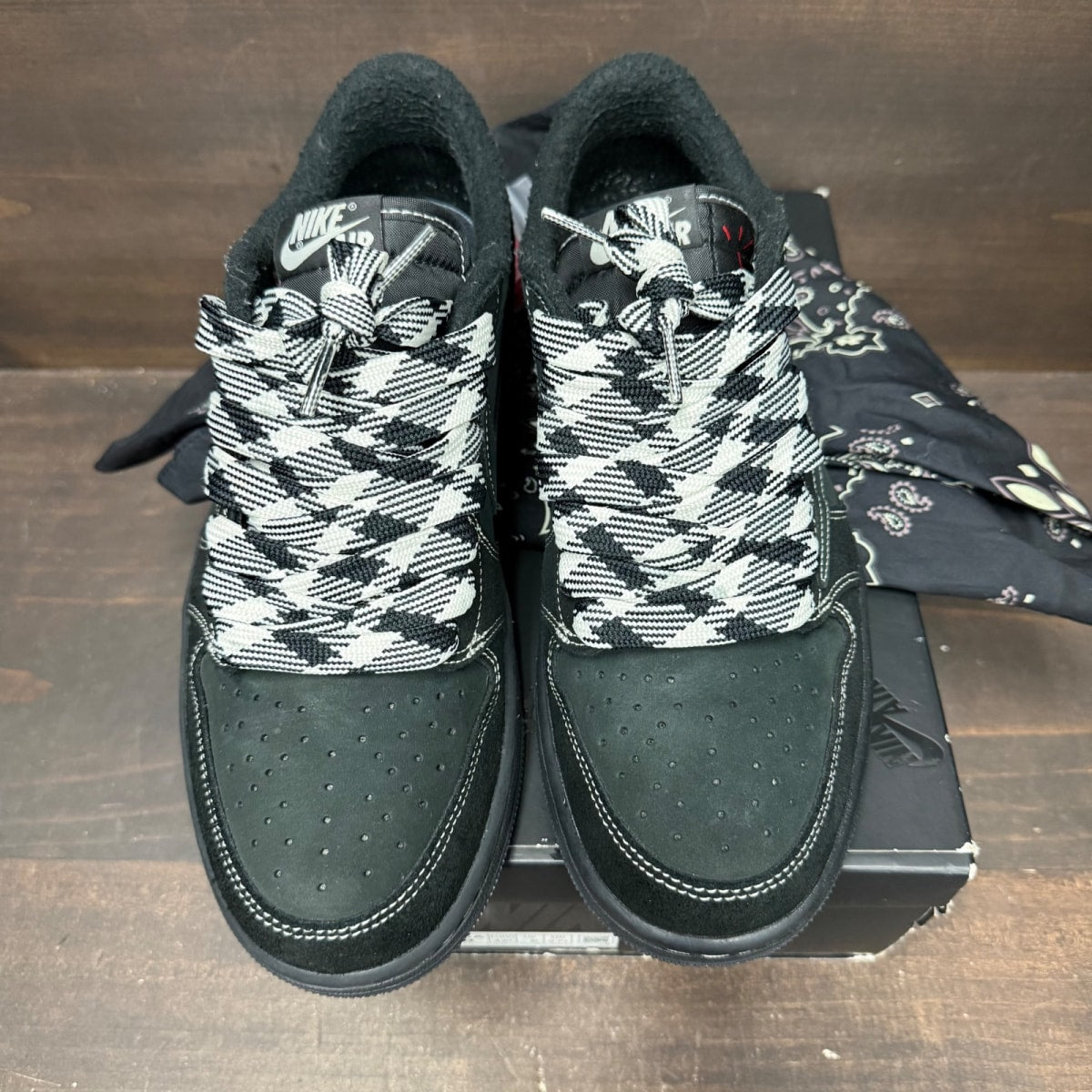 Jordan 1 Retro Low OG SP Travis Scott Black Phantom - Image 2
