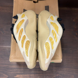 adidas Yeezy 700 V3 Safflower Size 5.5 (Pre-Owned) - aux