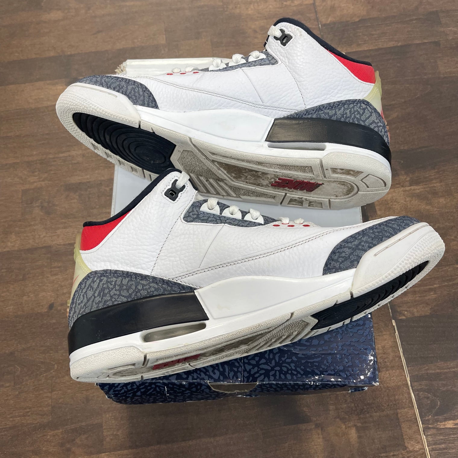 Denim Fire Red Jordan 3 (USED)