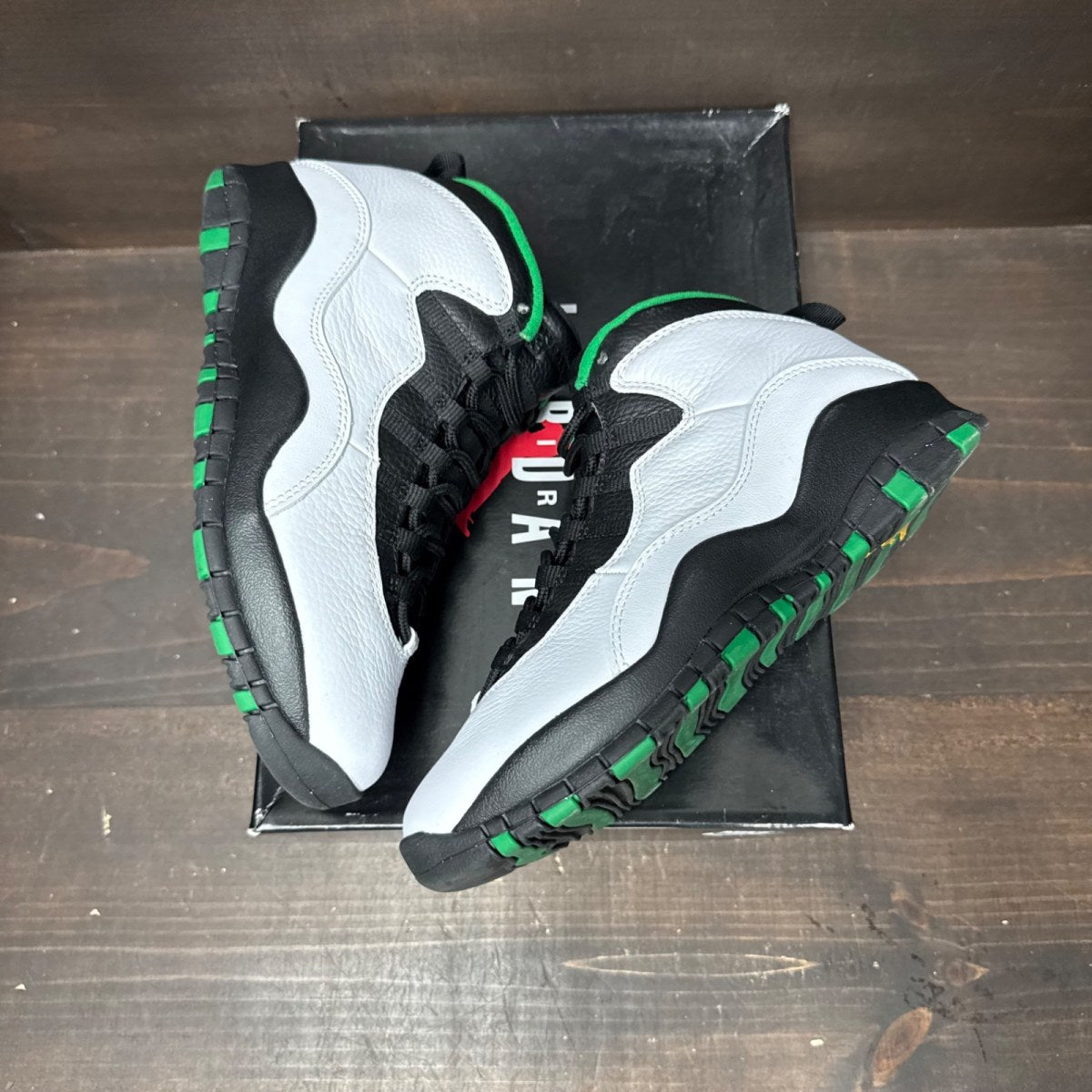 Jordan 10 Retro Seattle Size 7.5 (Pre-Owned) - tag