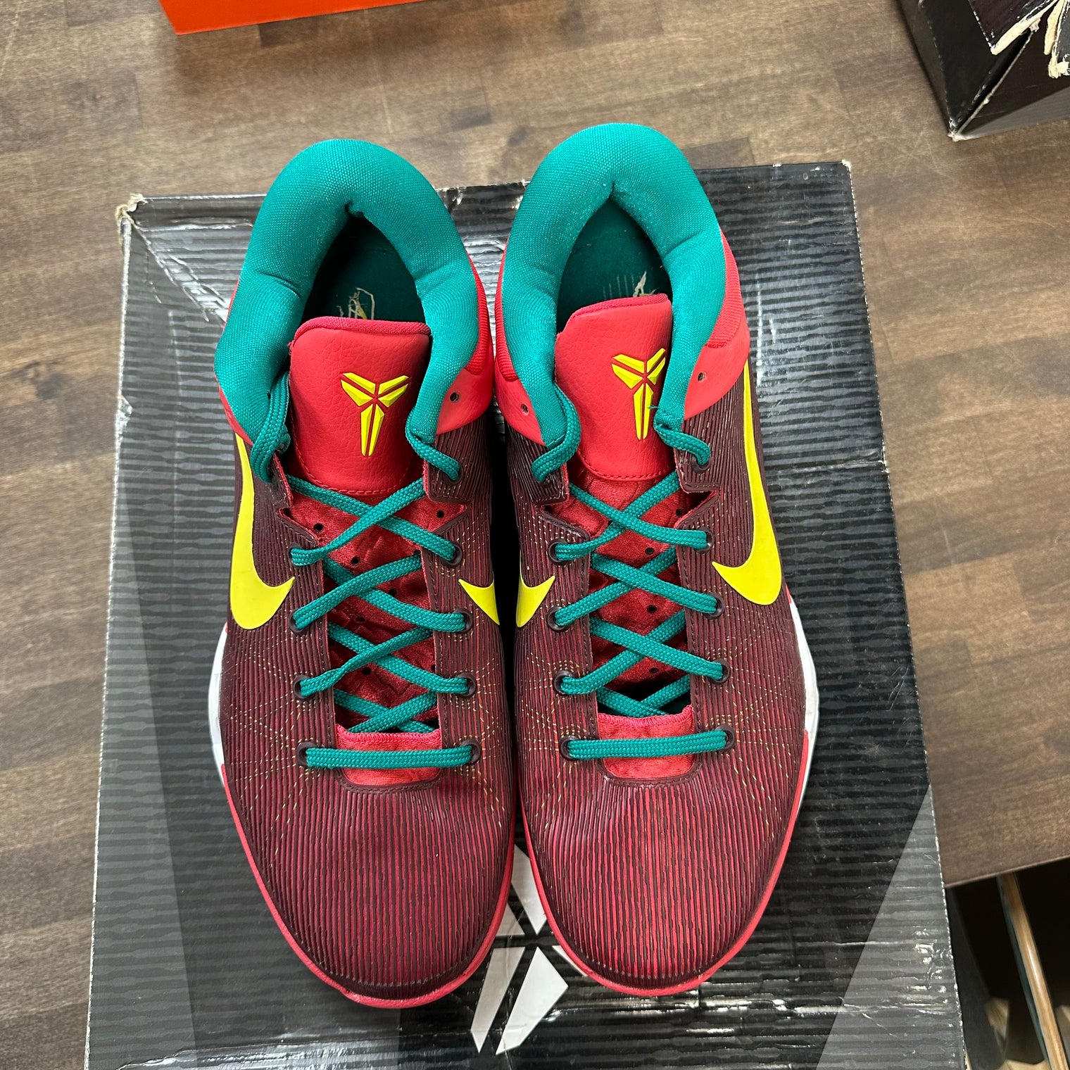 Year of the Dragon Kobe 7 Supreme 2012 (USED, Replacement Box)