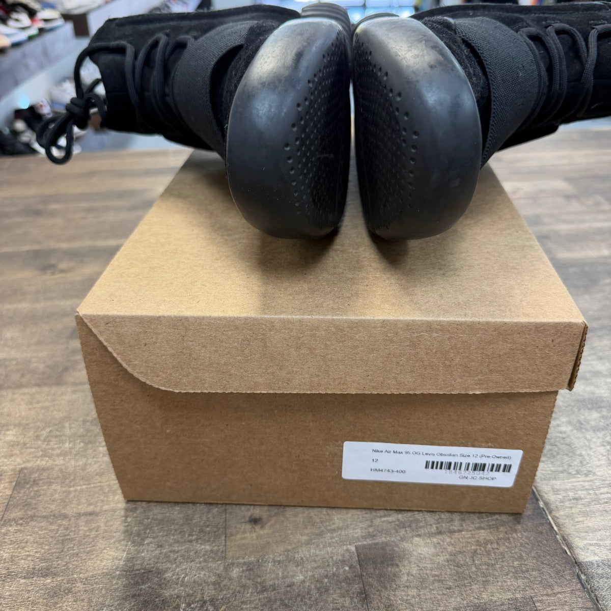 adidas Yeezy Boost 750 Triple Black Size 9 (Pre-Owned) - Image 6