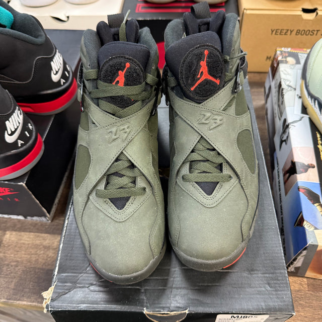 Undefeated Jordan 8 Retro (USED)