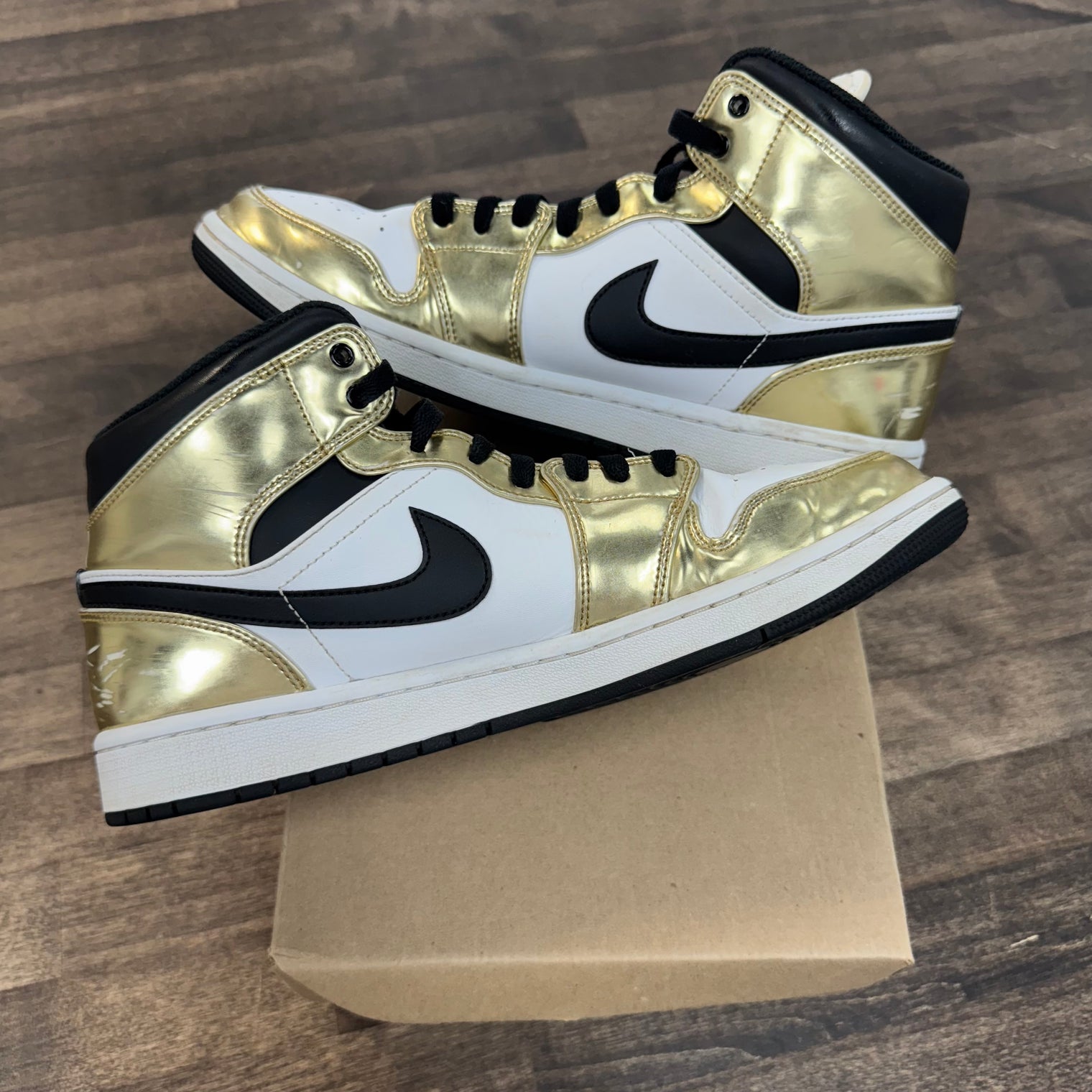 Patent Gold Jordan 1 Mid (USED)