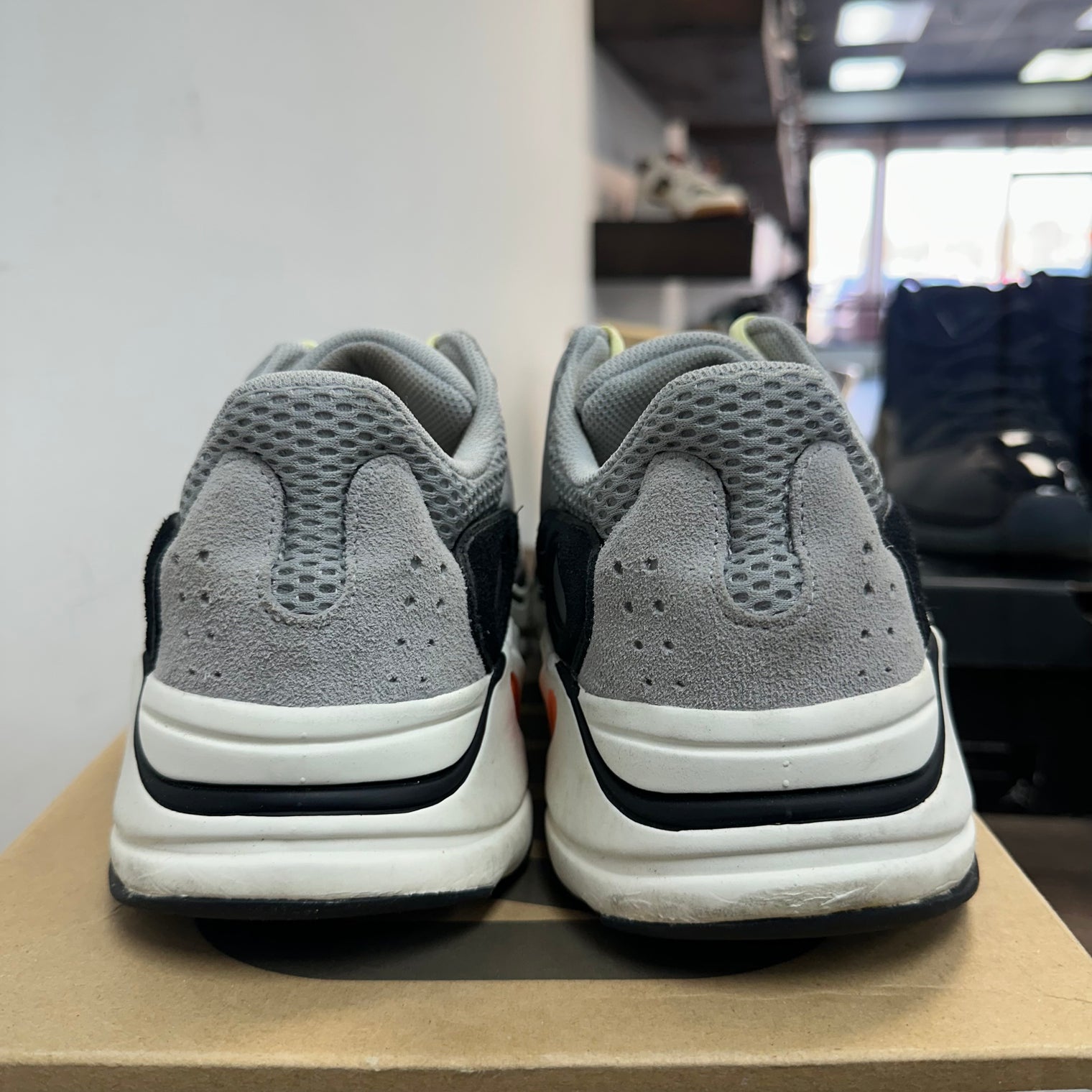 Waverunner Yeezy 700 (USED)