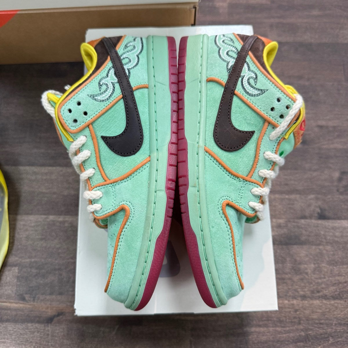 Nike SB Dunk Low Rodeo Tourmaline - Image 5
