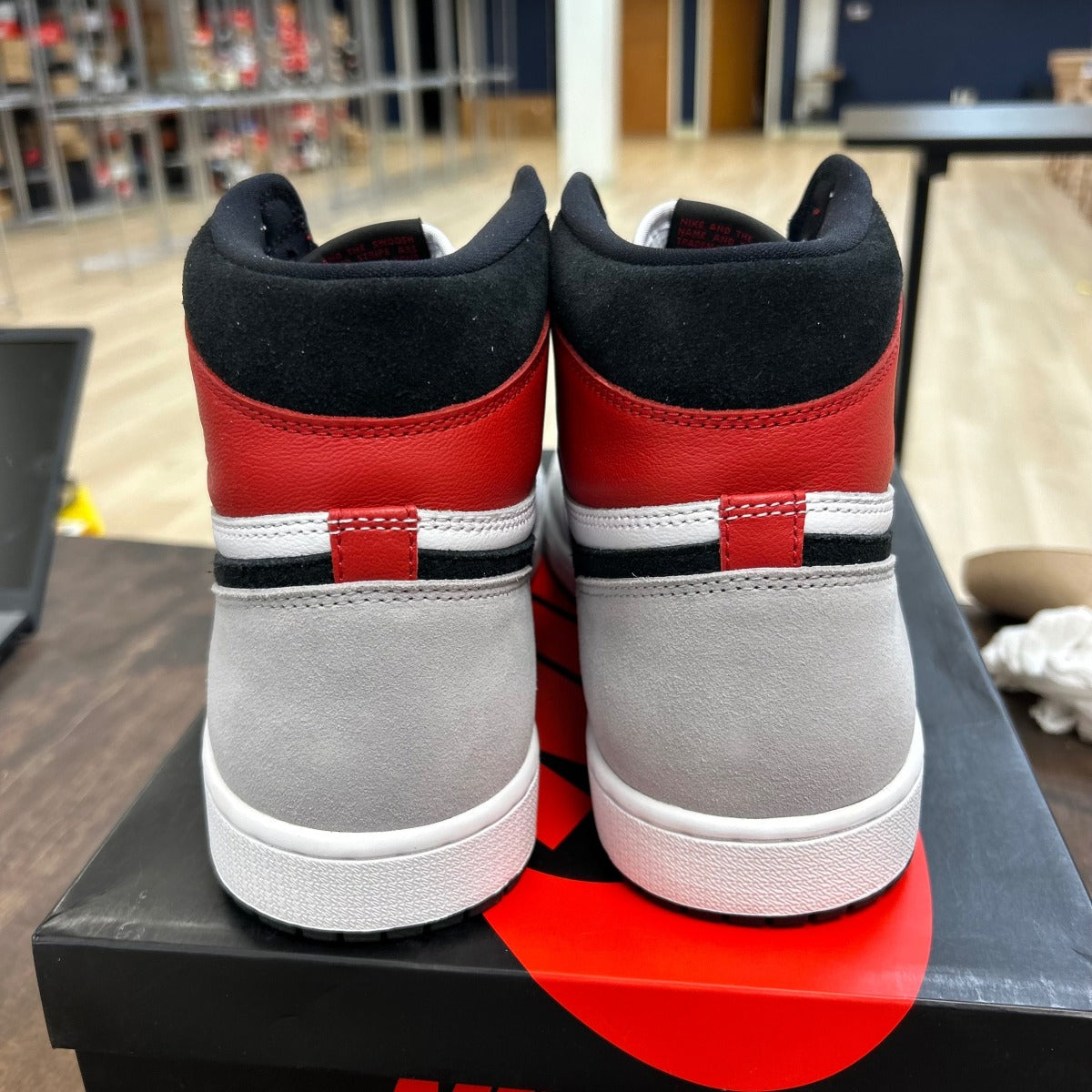Jordan 1 Retro High Light Smoke Grey - Image 4