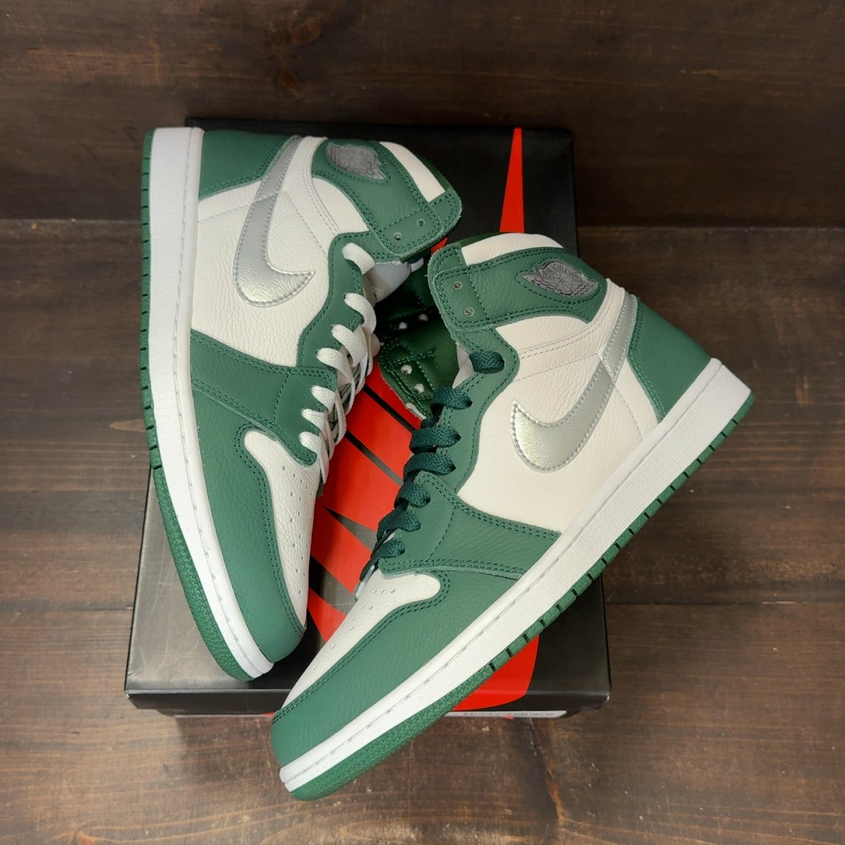 Jordan 1 Retro High OG Gorge Green Size 10.5 (Pre-Owned) - back