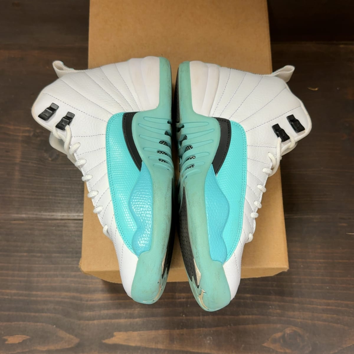 Jordan 12 Retro Light Aqua (GS) Size 6Y (Pre-Owned) - aux