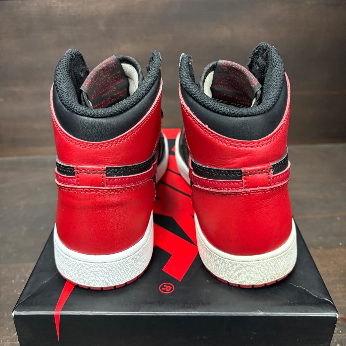 Jordan 1 Retro Bred Banned (2016) (GS) Size 6Y (Pre-Owned) - sole