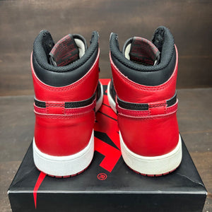 Jordan 1 Retro Bred Banned (2016) (GS) Size 6Y (Pre-Owned) - sole