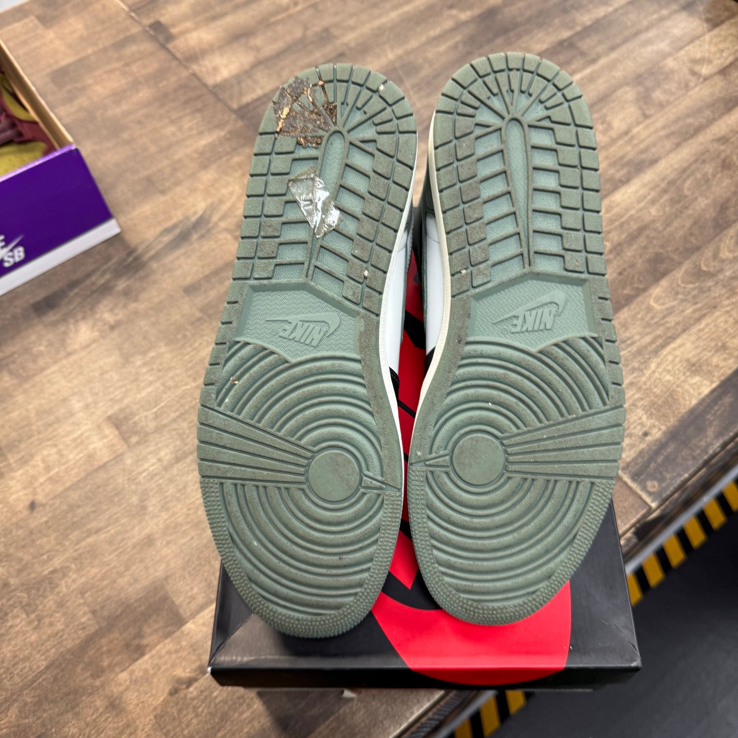 Clay Green Jordan 1 Retro High (USED)