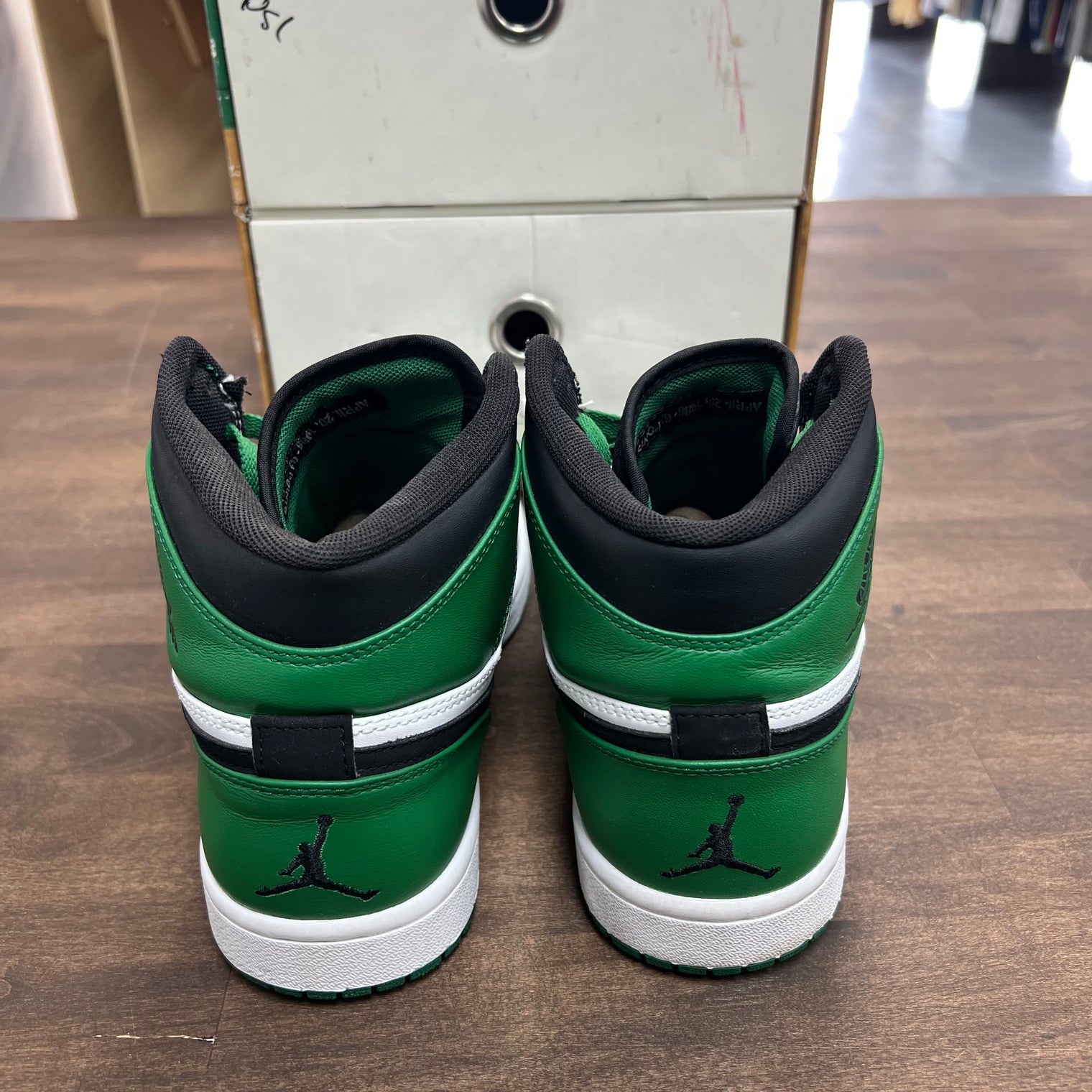 Defining Moments Pack 1 60 Pts Jordan 1 (USED)